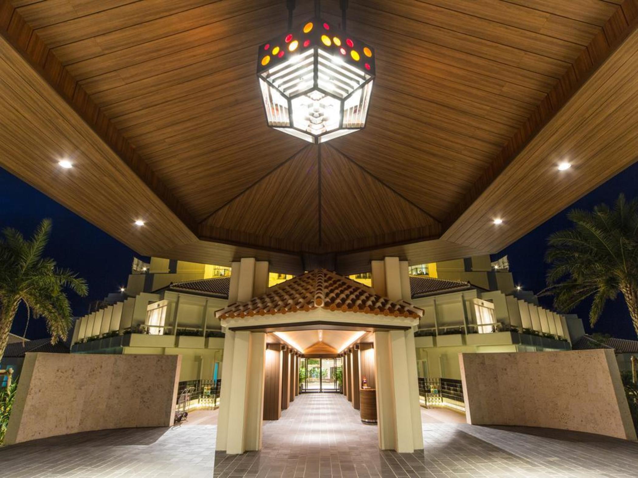 Sheraton Okinawa Sunmarina Resort
