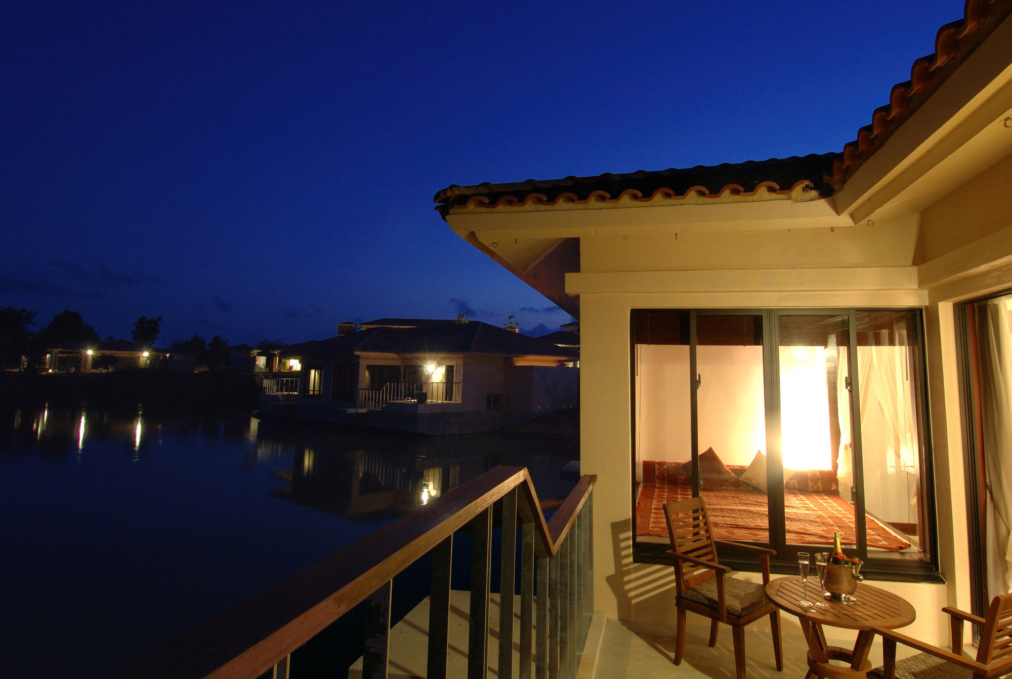 Hotel Allamanda Kohamajima