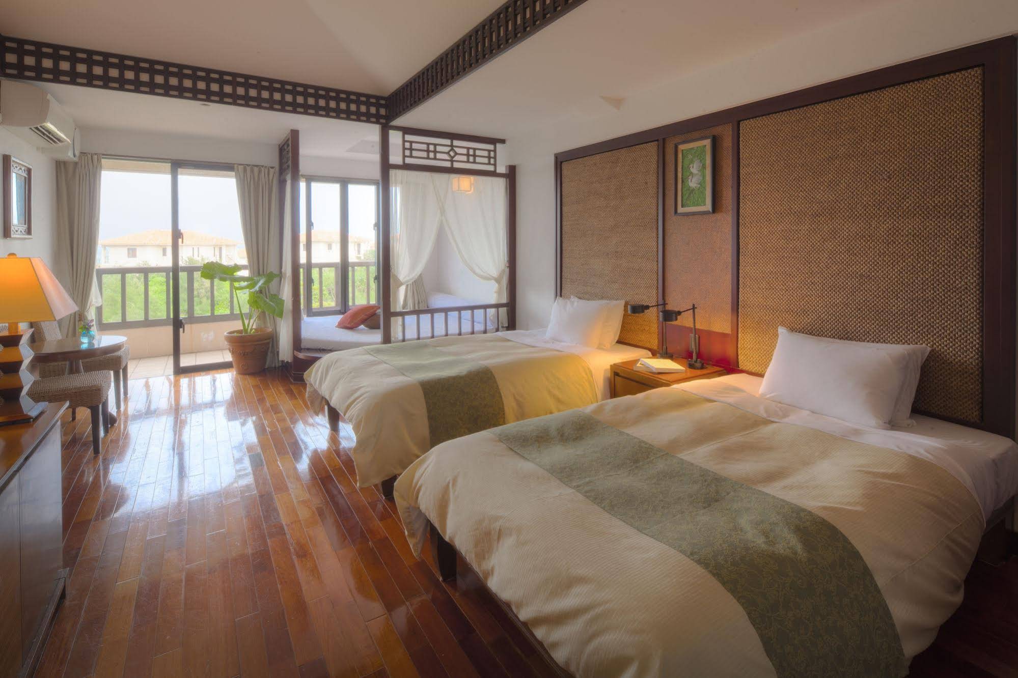 Hotel Nirakanai Kohamajima