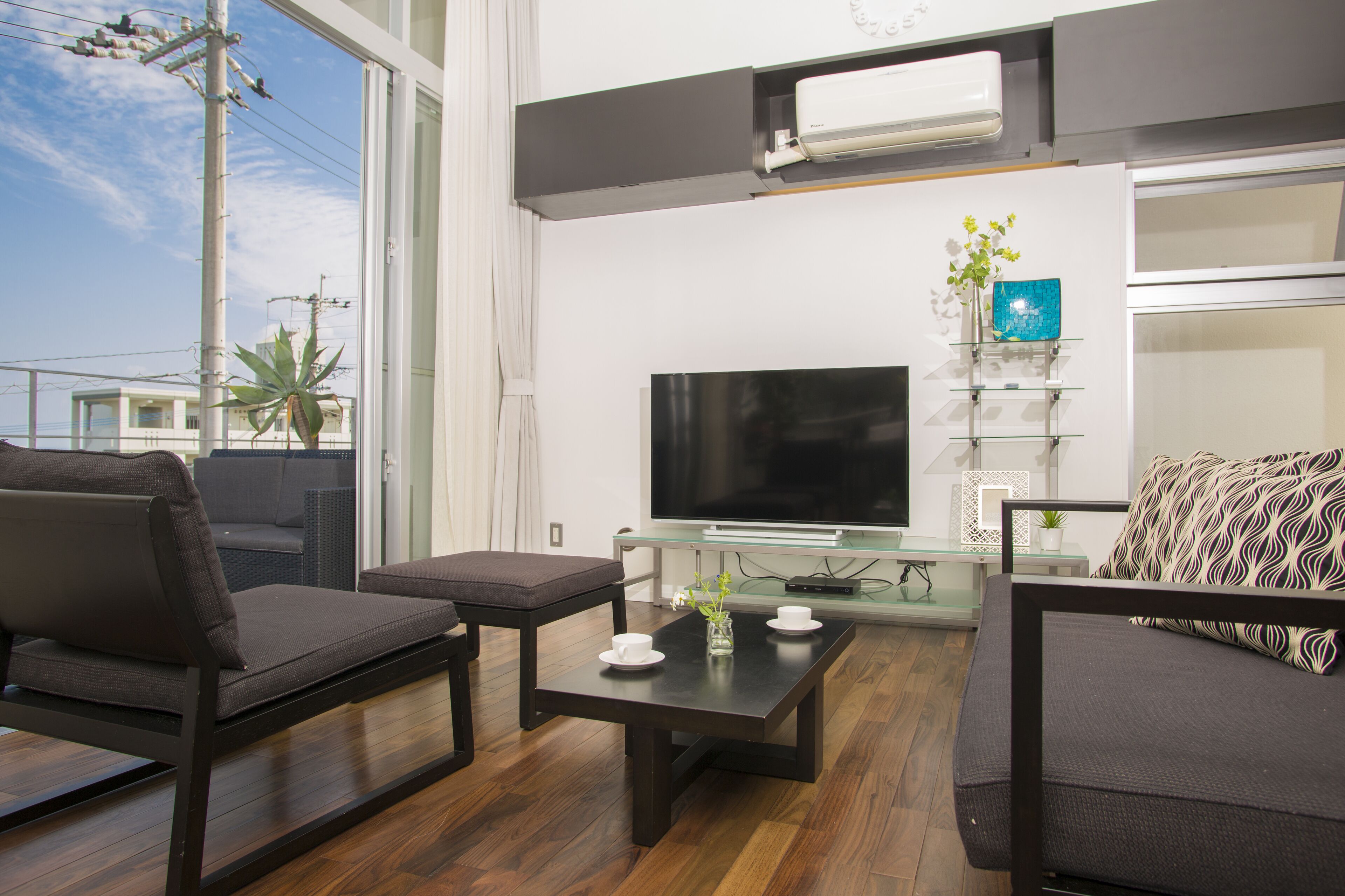 Resort House Plus One