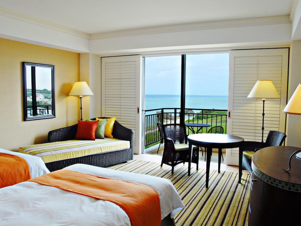 Hotel Nikko Alivila / Yomitan Resort Okinawa