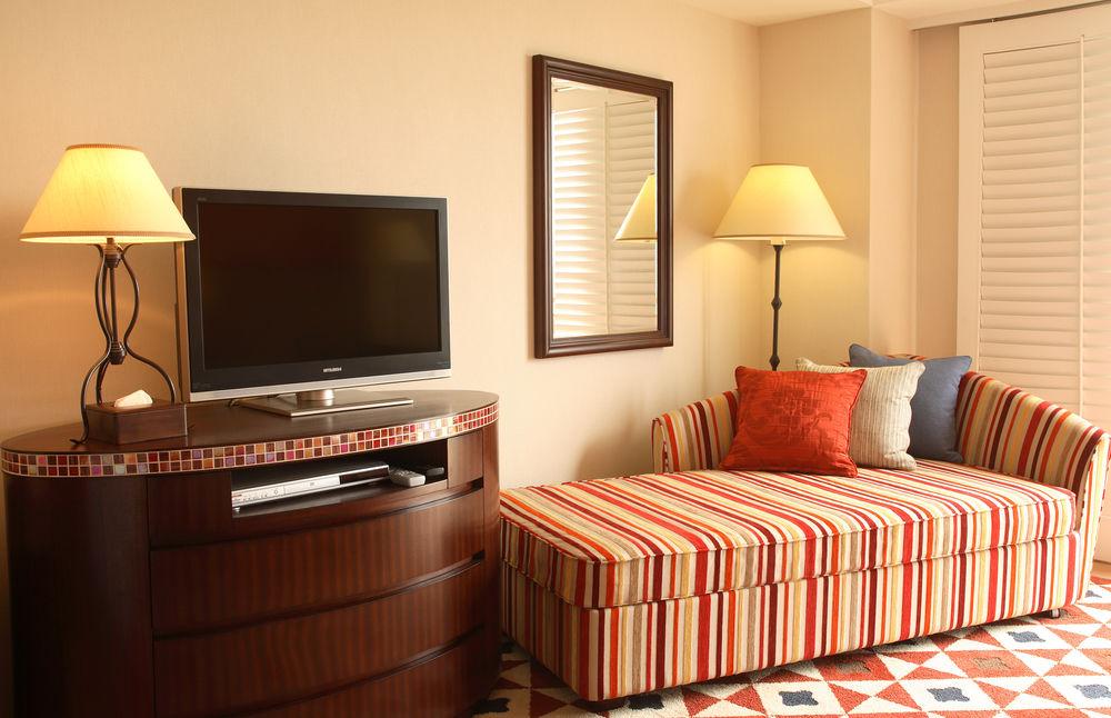 Hotel Nikko Alivila / Yomitan Resort Okinawa