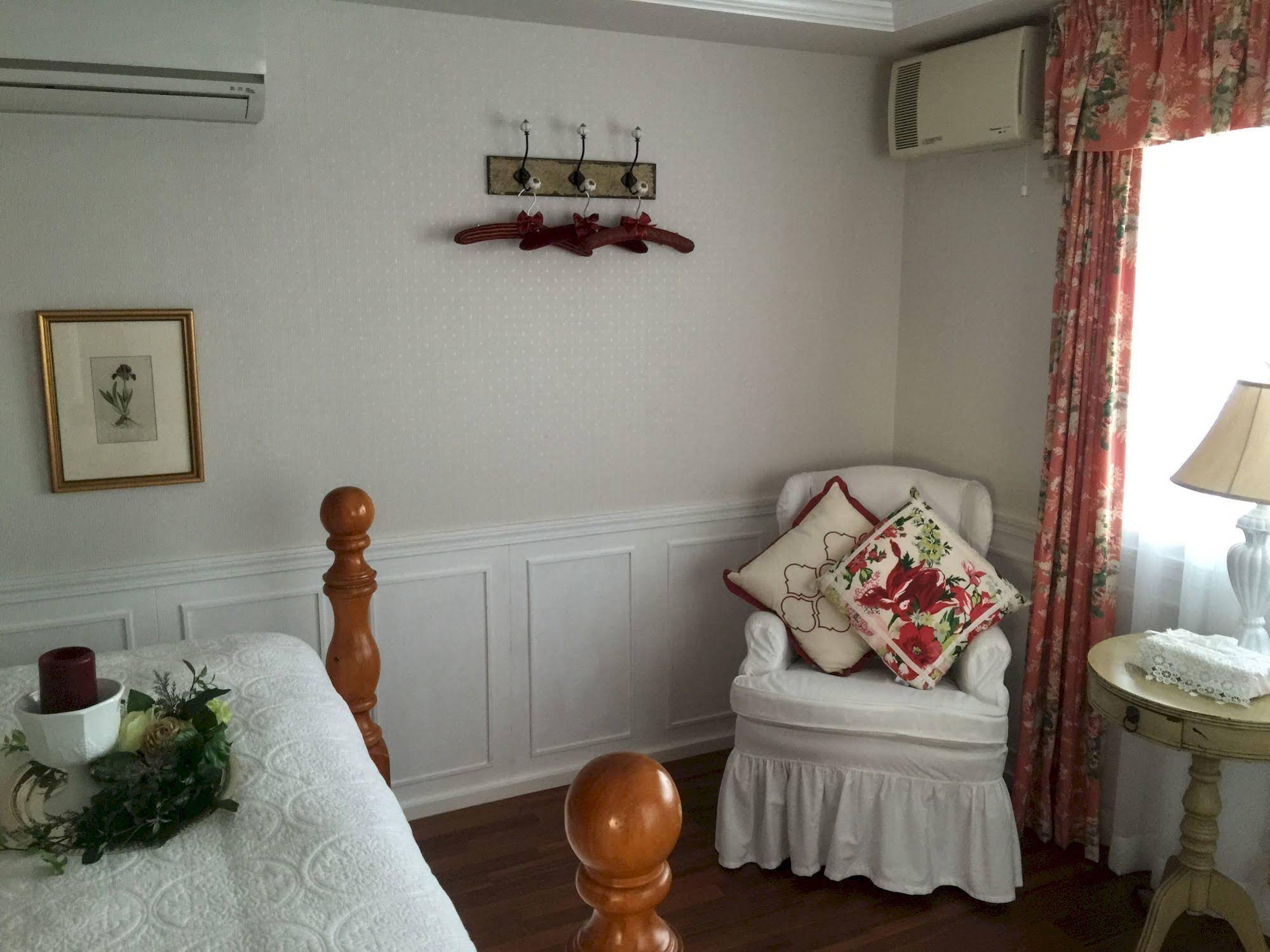 Riverside Cottage YOMITAN