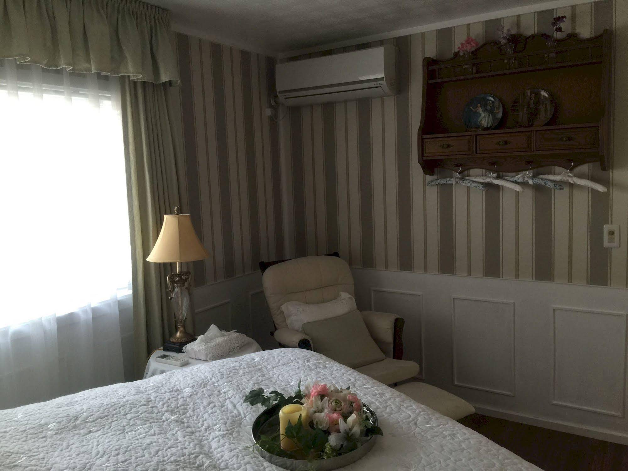 Riverside Cottage YOMITAN