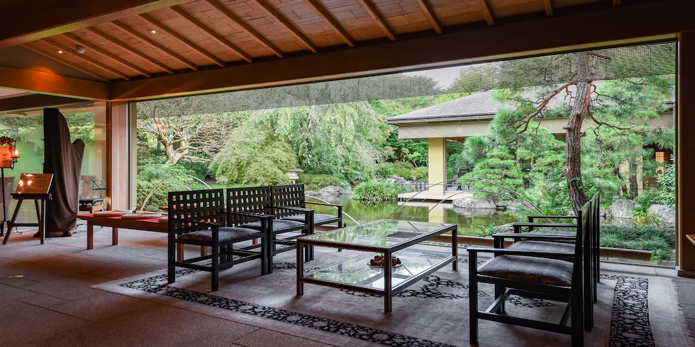 Forest Inn Showakan