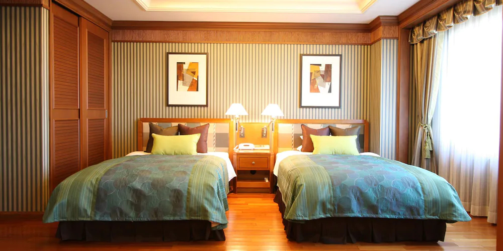 Forest Inn Showakan