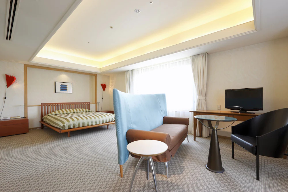 Forest Inn Showakan