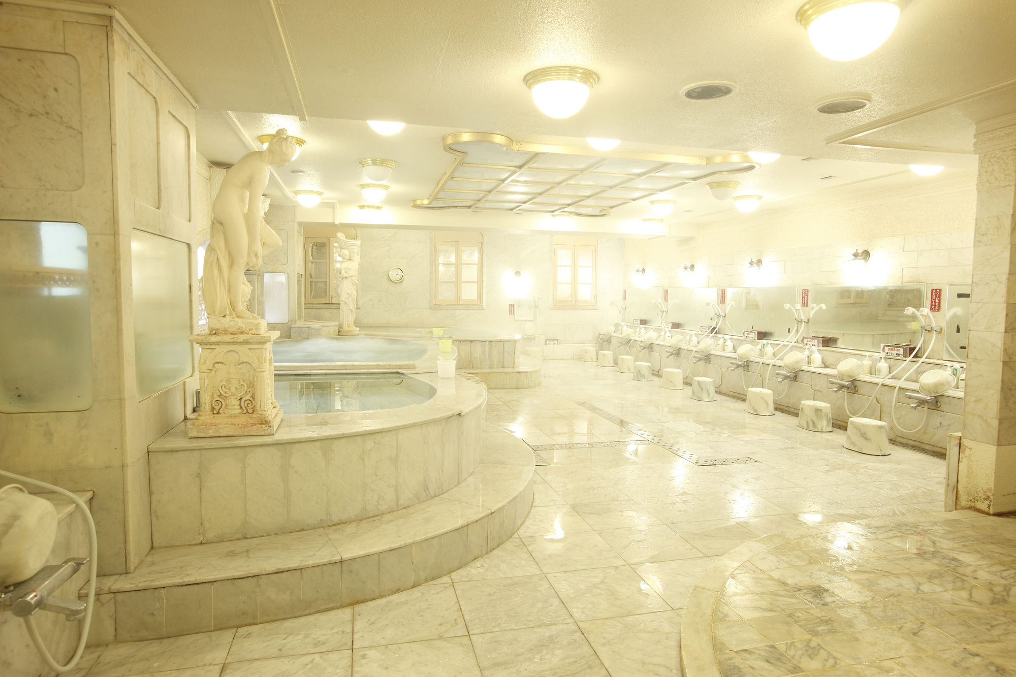 Shinjuku Kuyakushomae Capsule Hotel