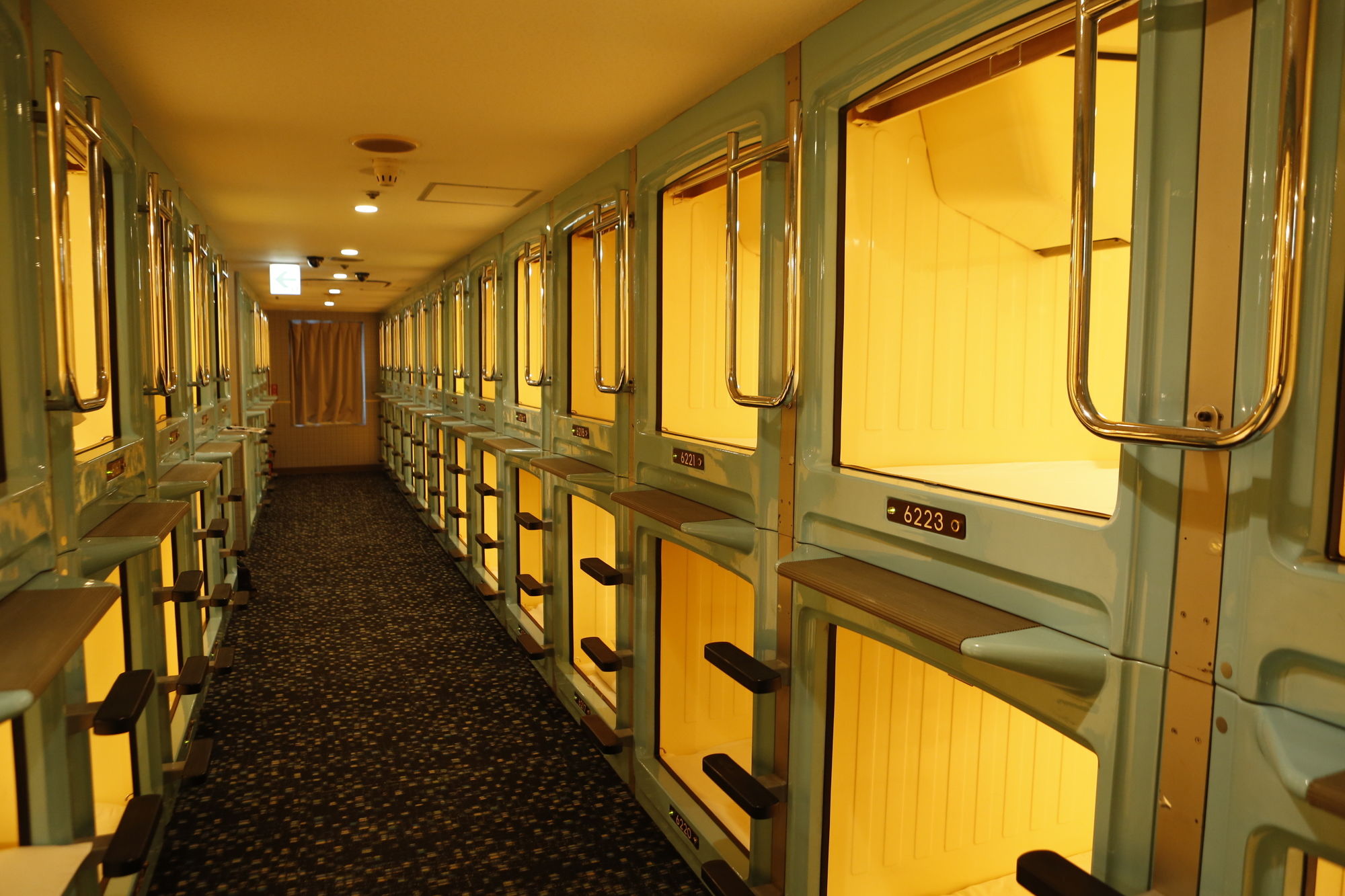 Shinjuku Kuyakushomae Capsule Hotel
