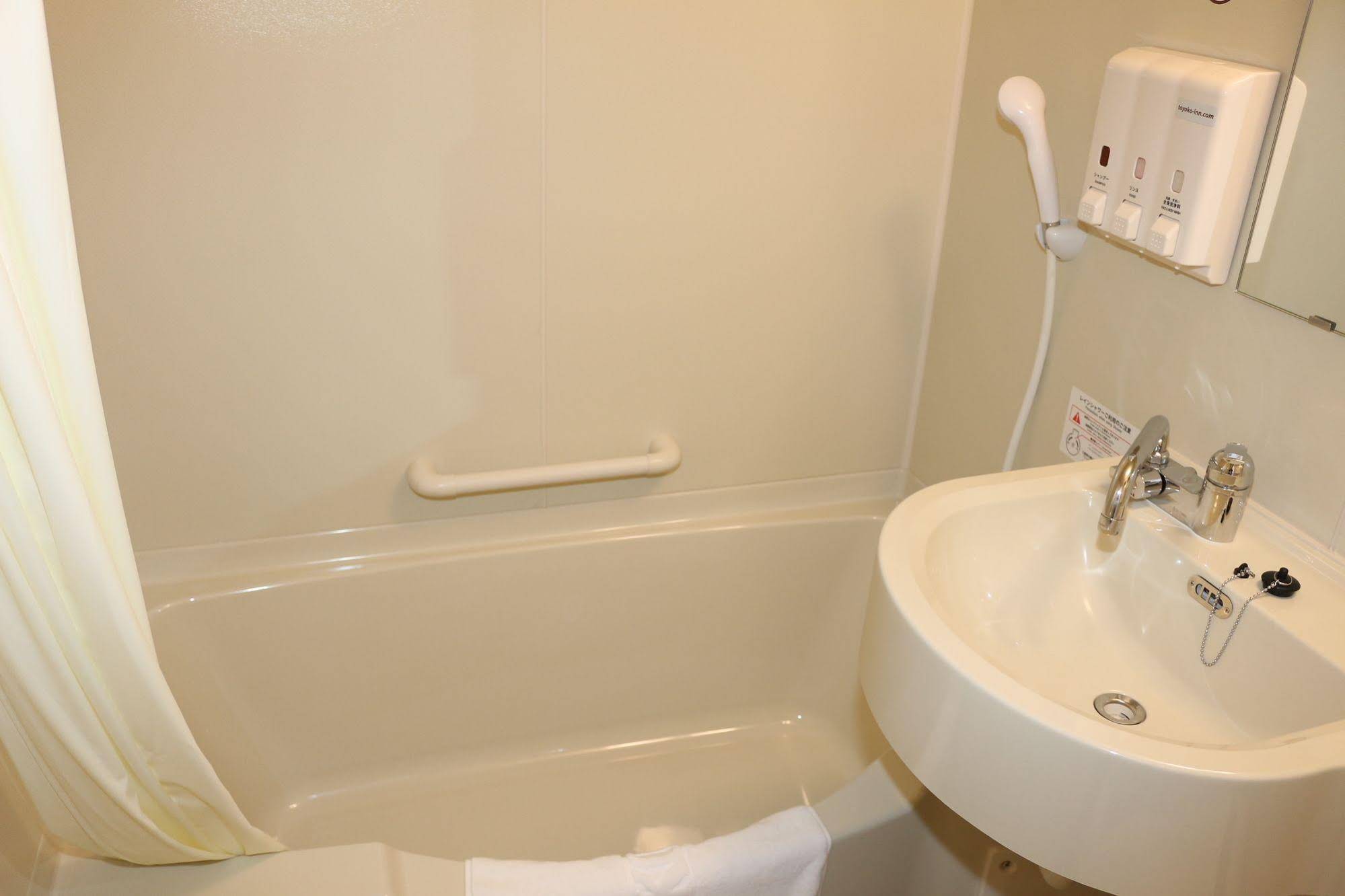 Toyoko Inn Shinagawa-Eki Takanawa-Guchi