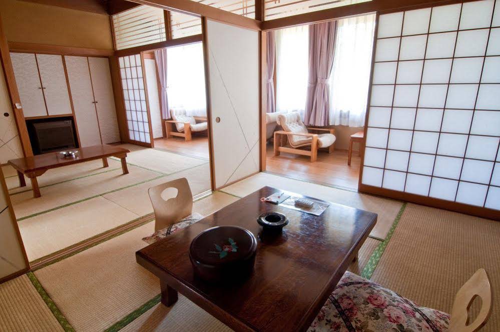 Hakone Gora Suirinso