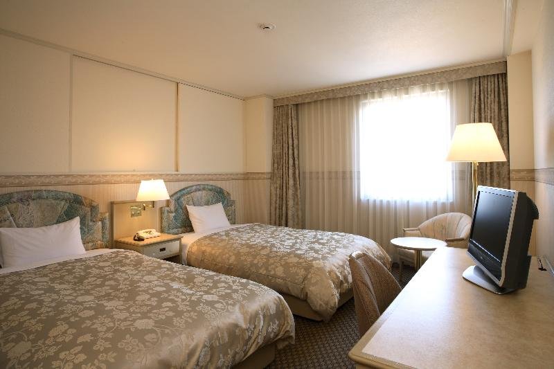 JR-East Hotel Mets Kumegawa
