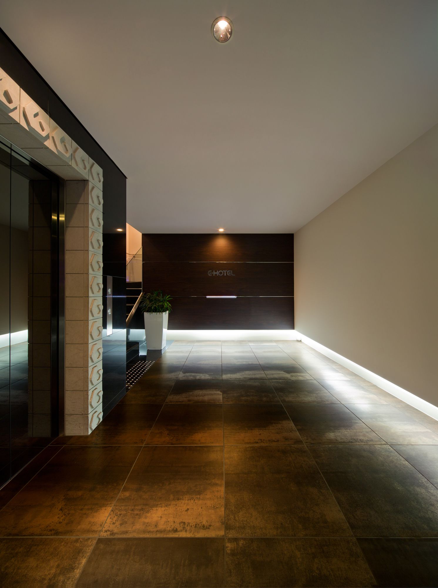 E Hotel Higashi Shinjuku