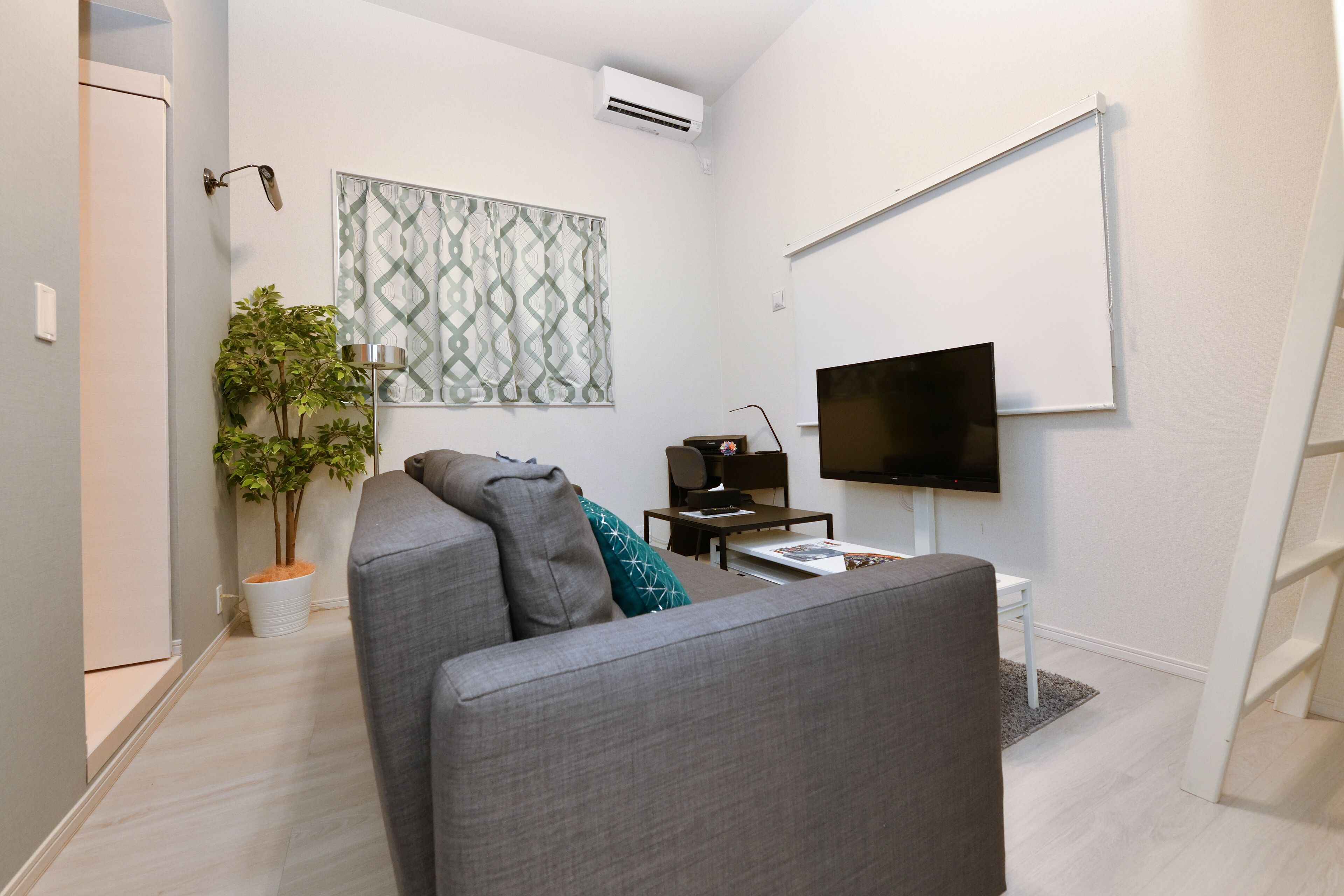 Lacquer House Asakusa