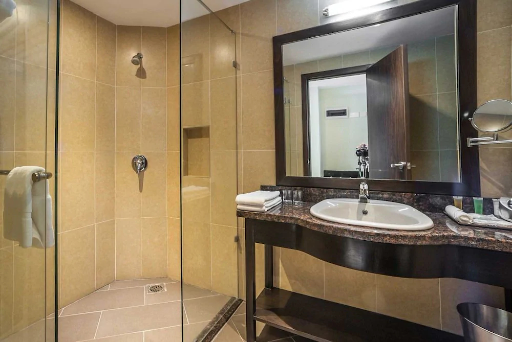 Acacia Premier Hotel