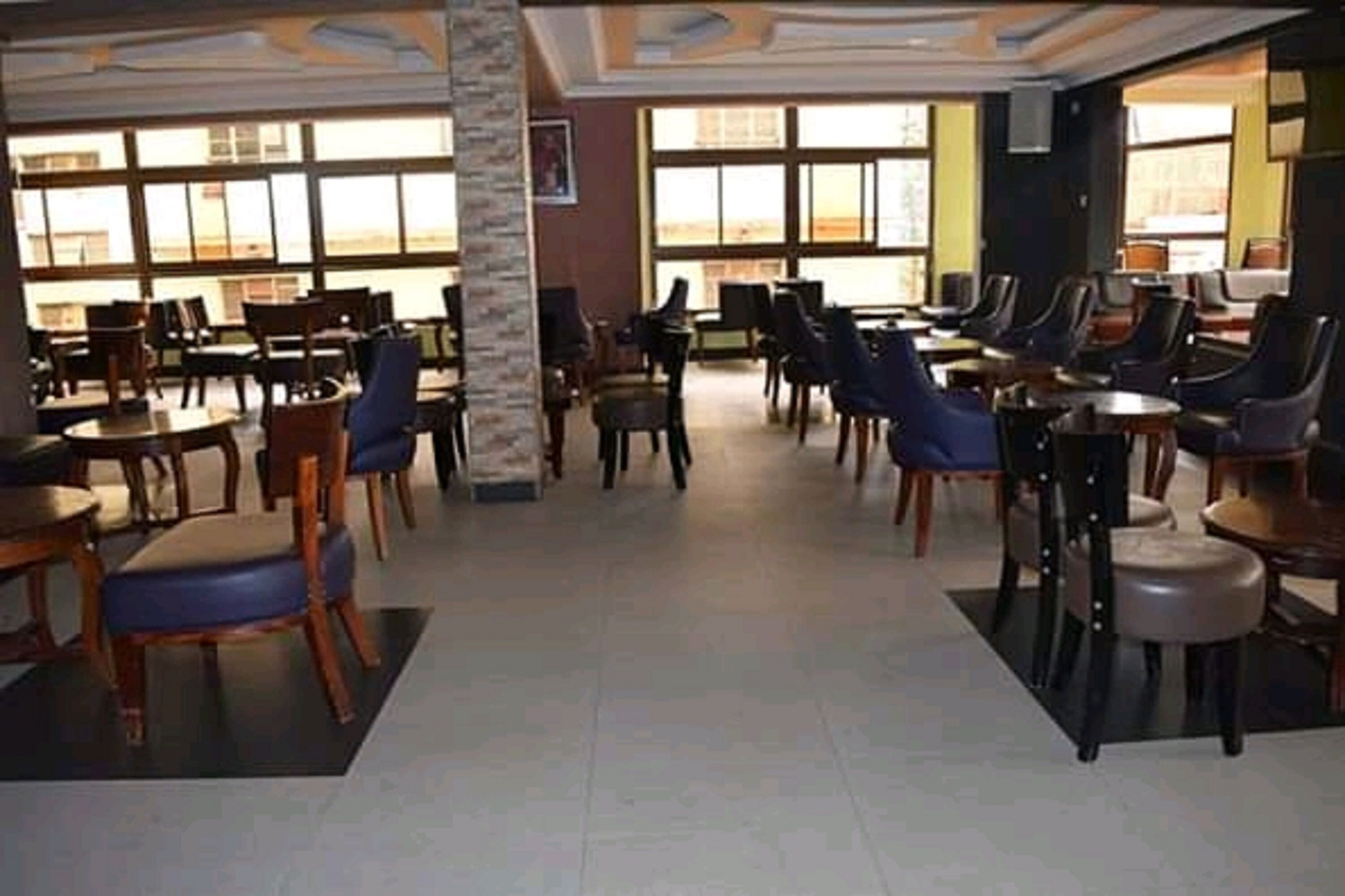Aerotropolis Hotel