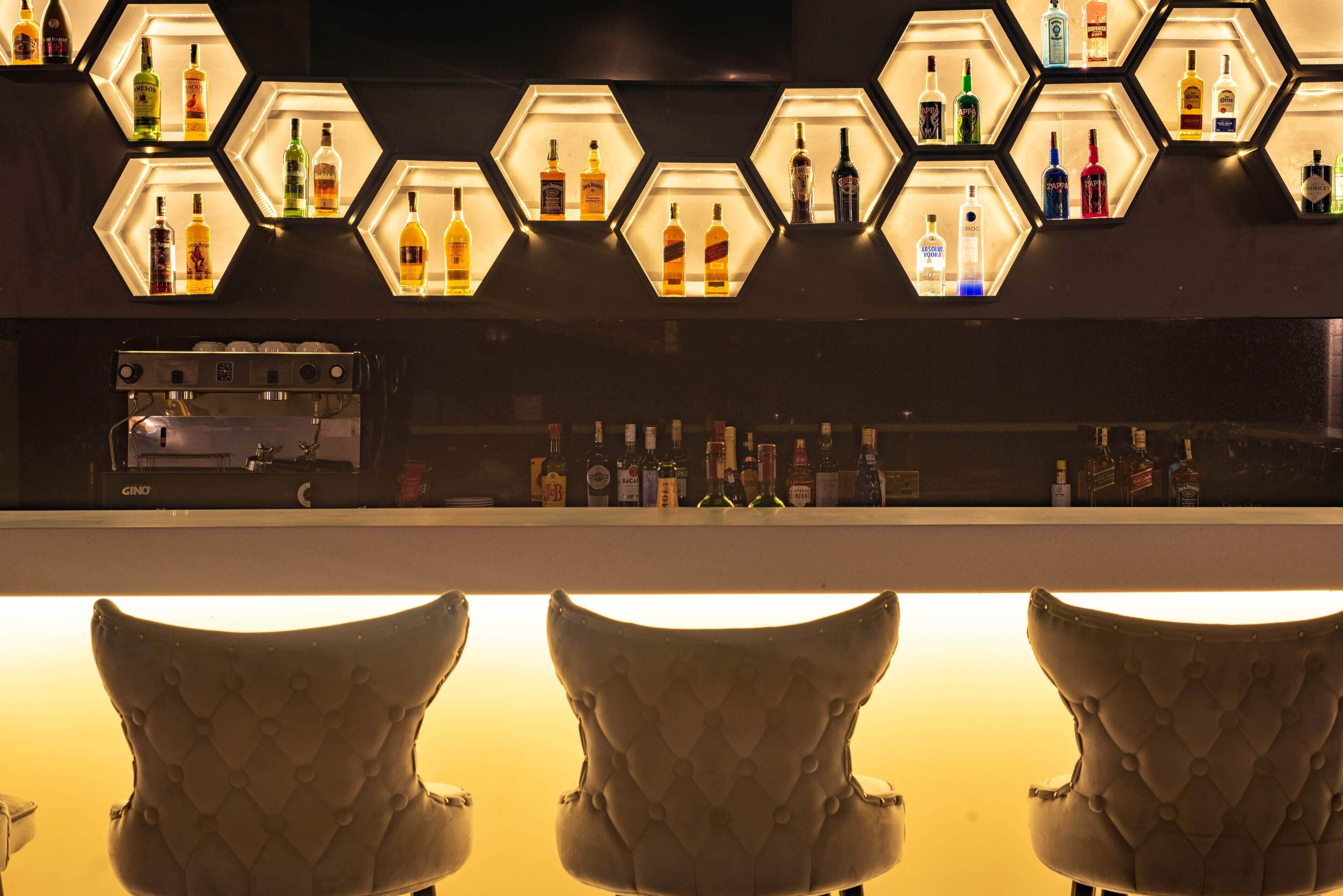 Cysuites Apartment Hotel
