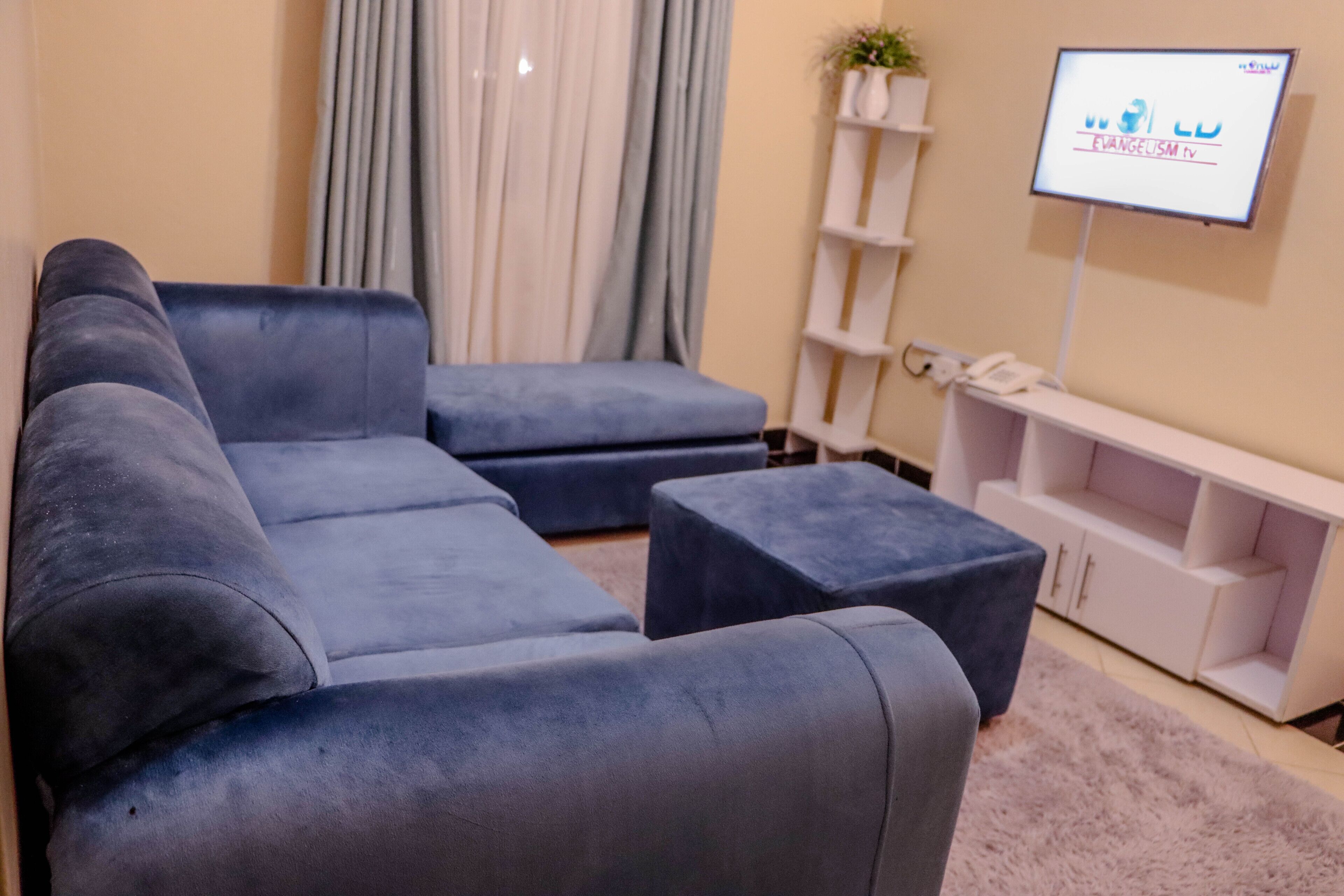 Dayo Suites and Hotel