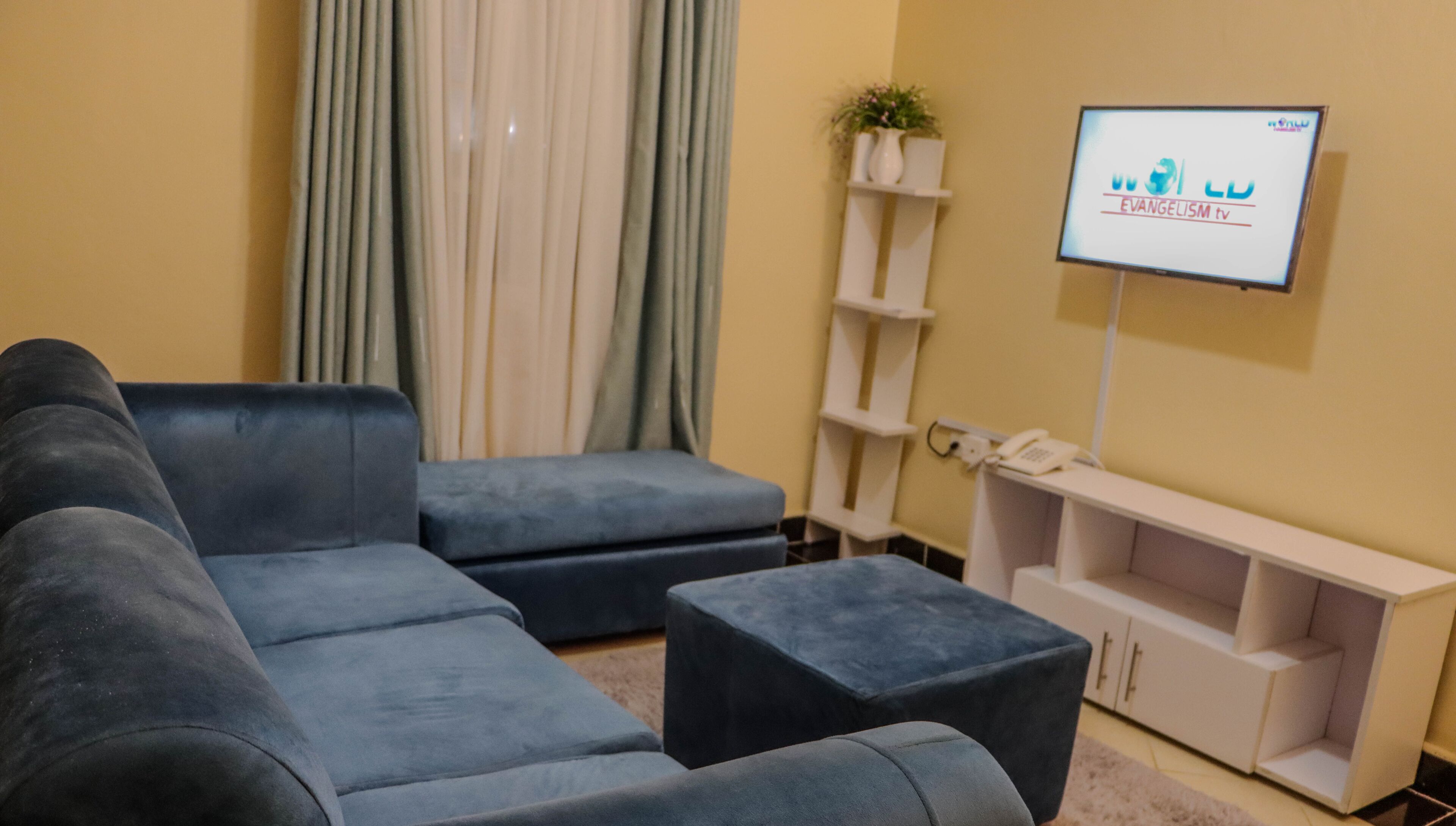 Dayo Suites and Hotel