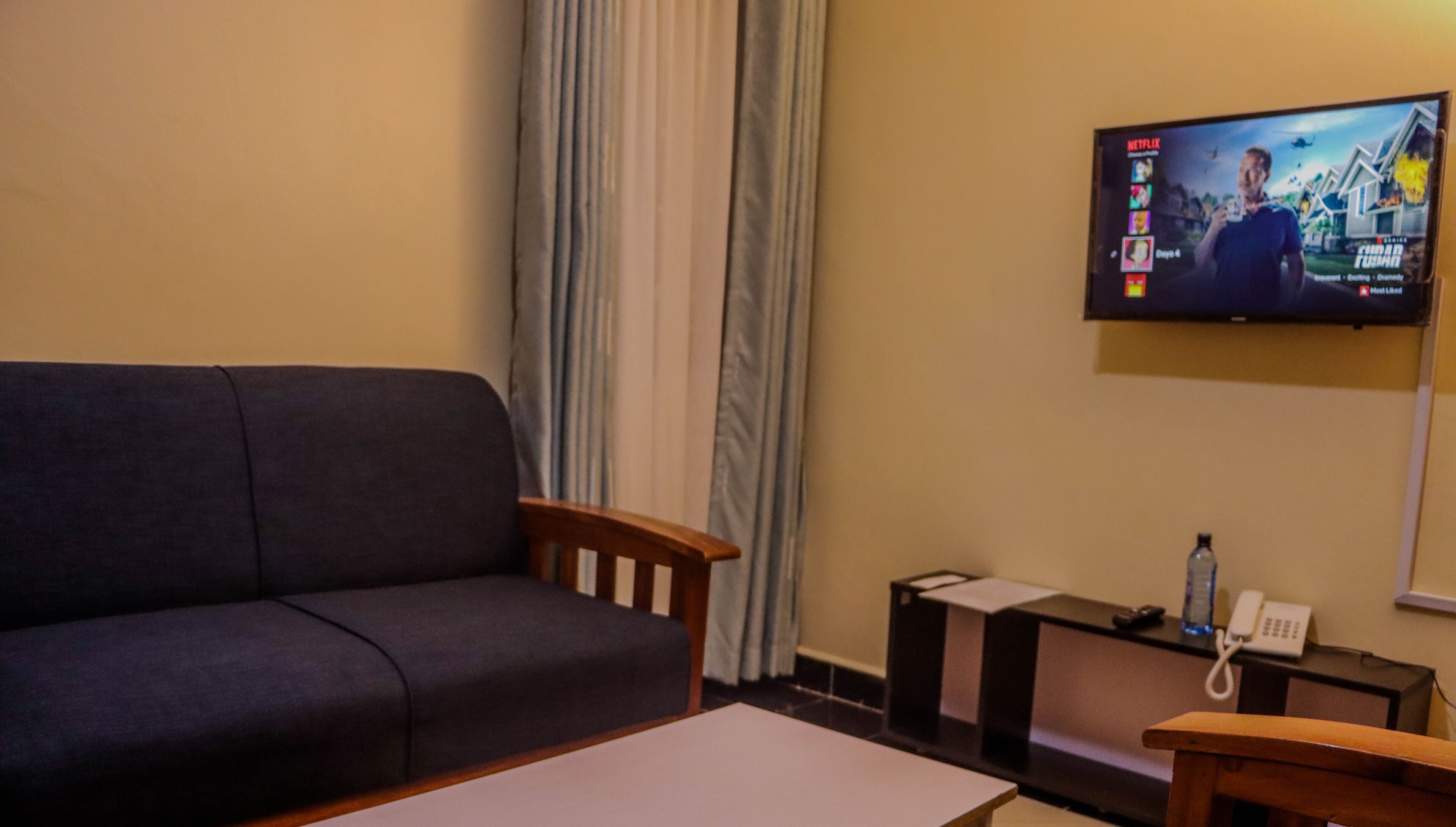 Dayo Suites and Hotel
