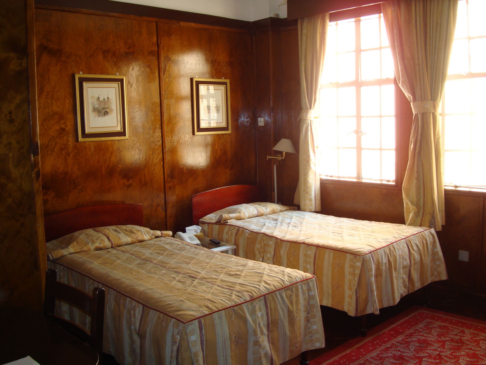 Oakwood Hotel