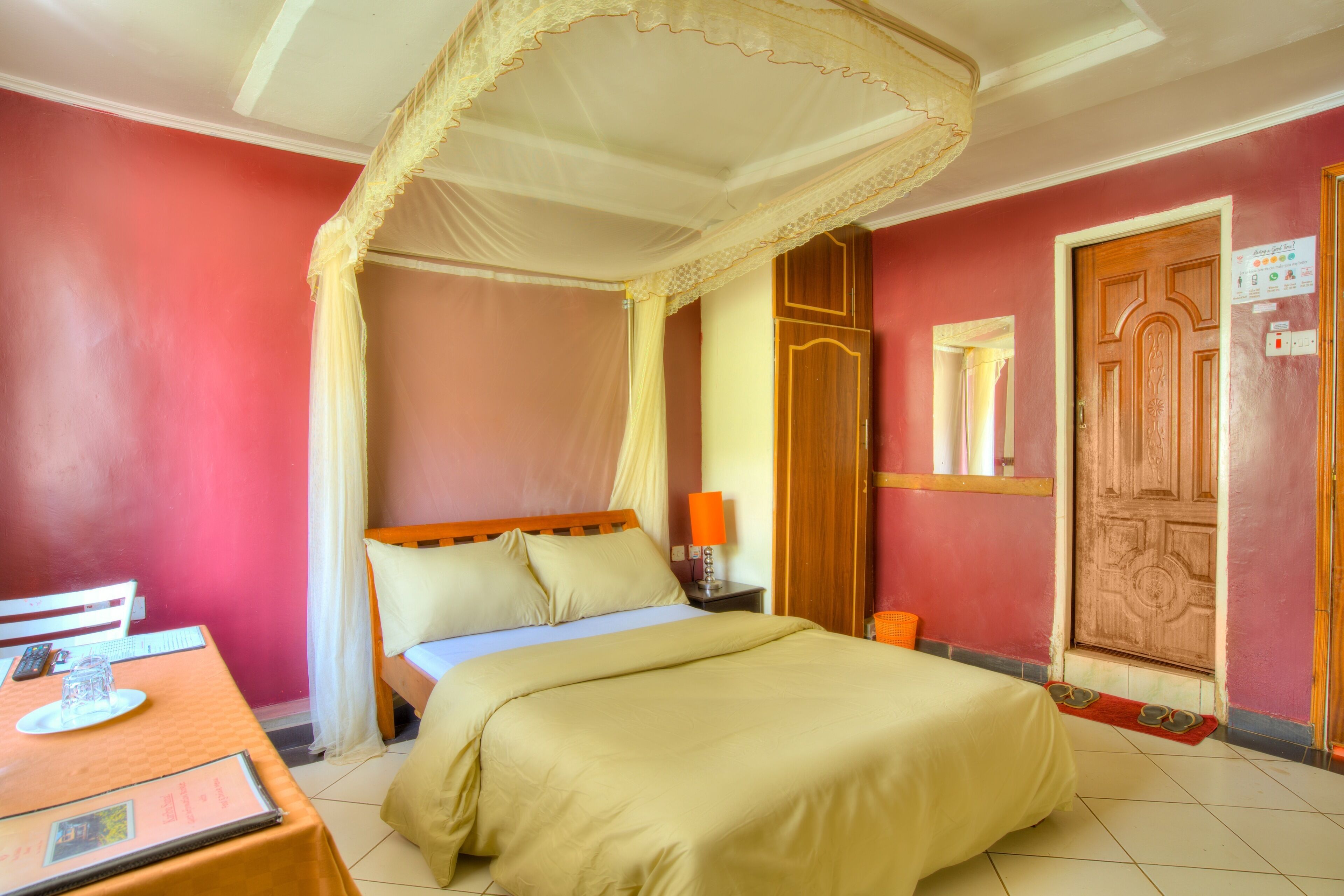 Red Buffalo House Hotel