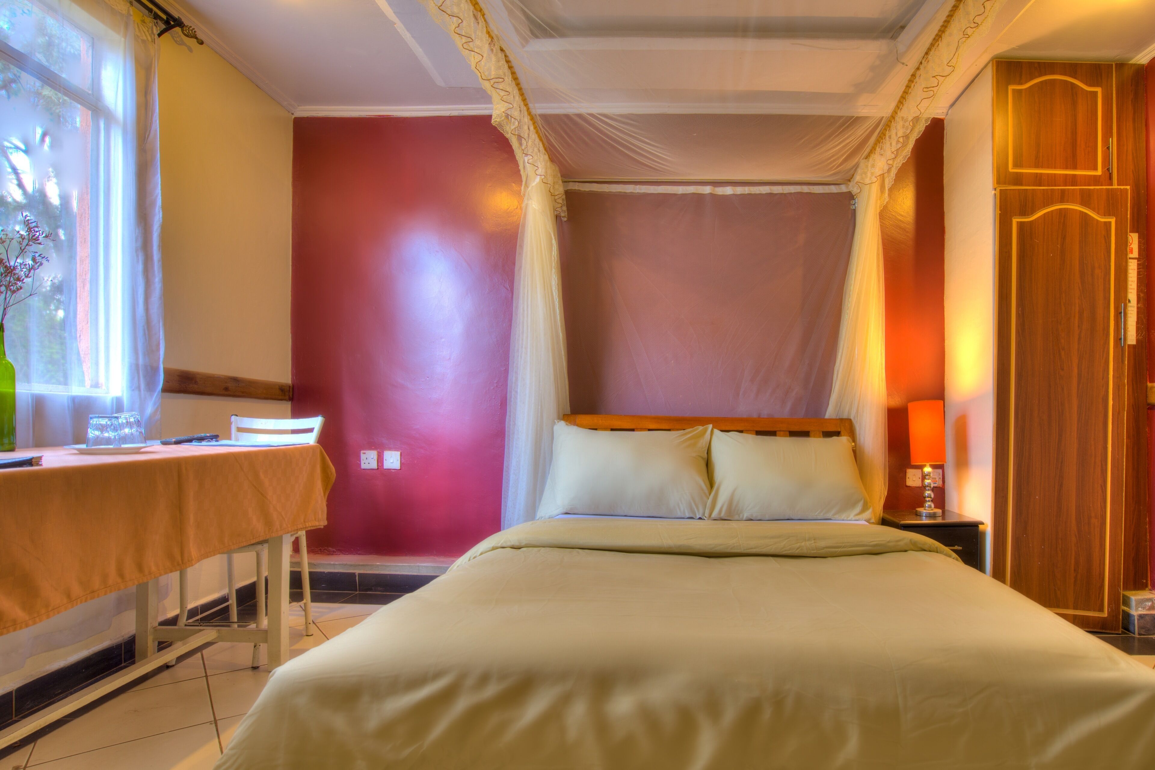 Red Buffalo House Hotel