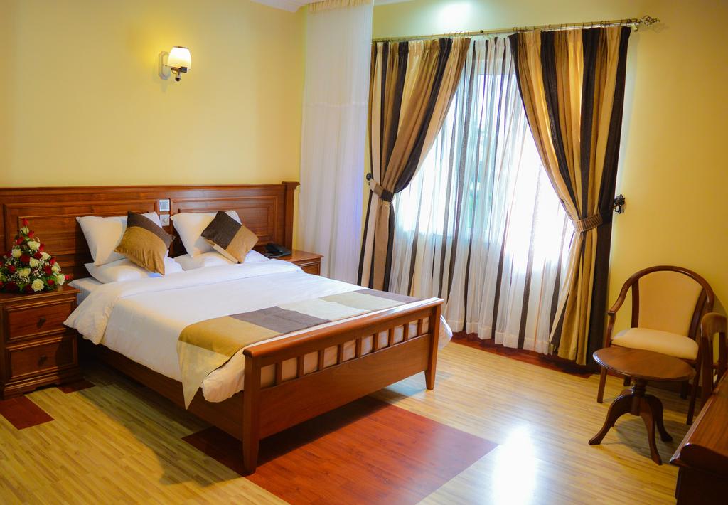 Red Ruby Hotel