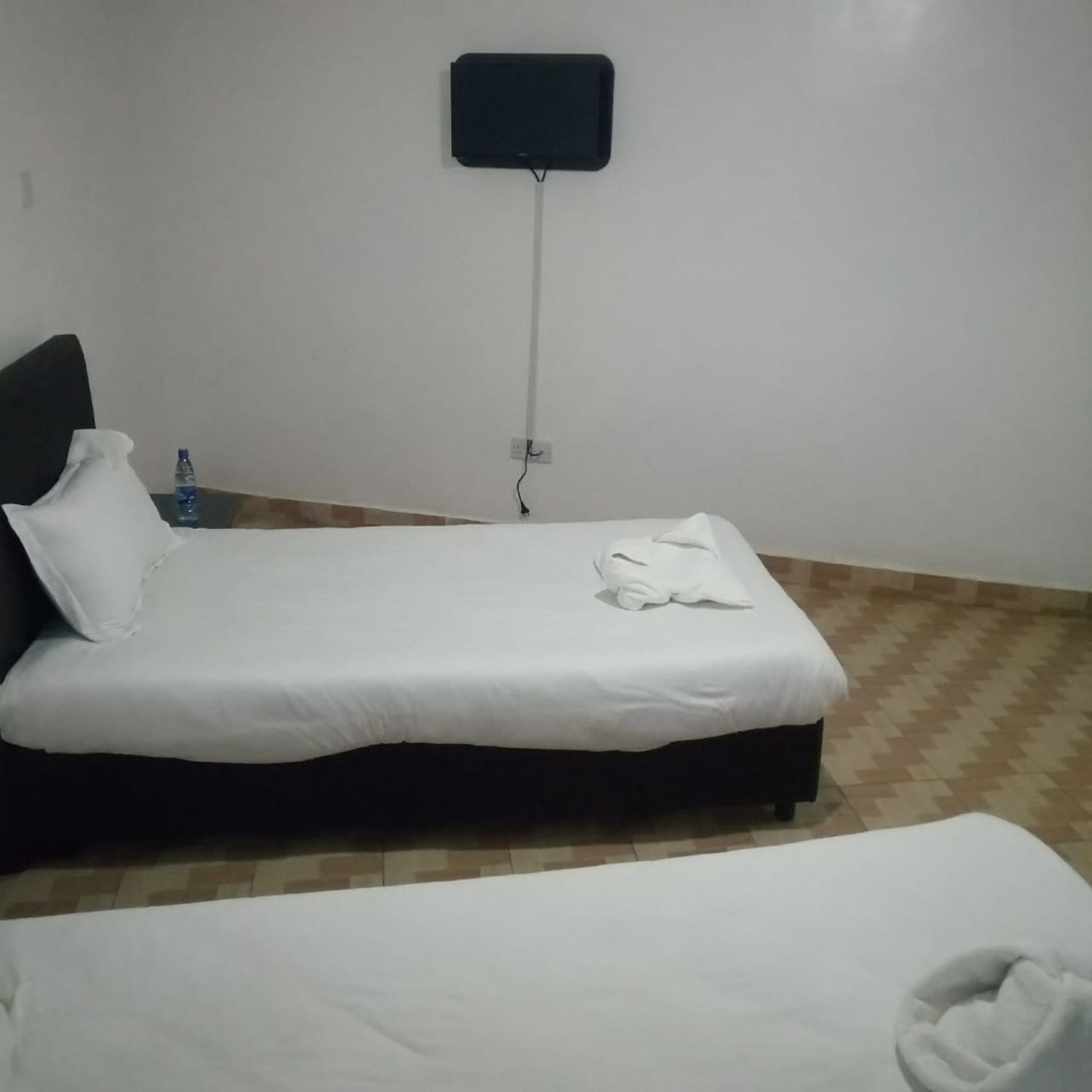 Cherika Hotel & Suites