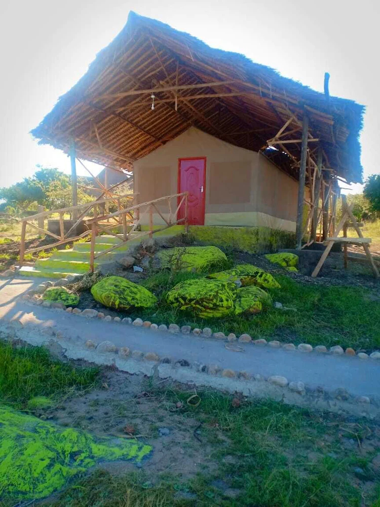 Explore Nature Mara Lodge