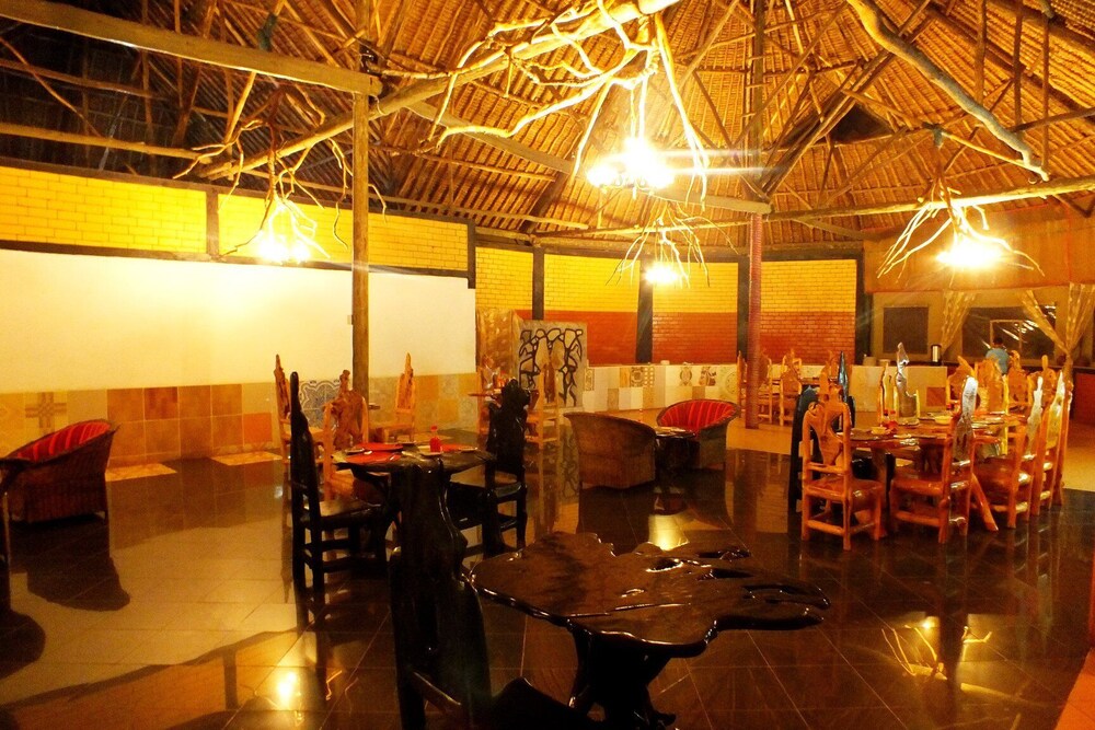 Explore Nature Mara Lodge