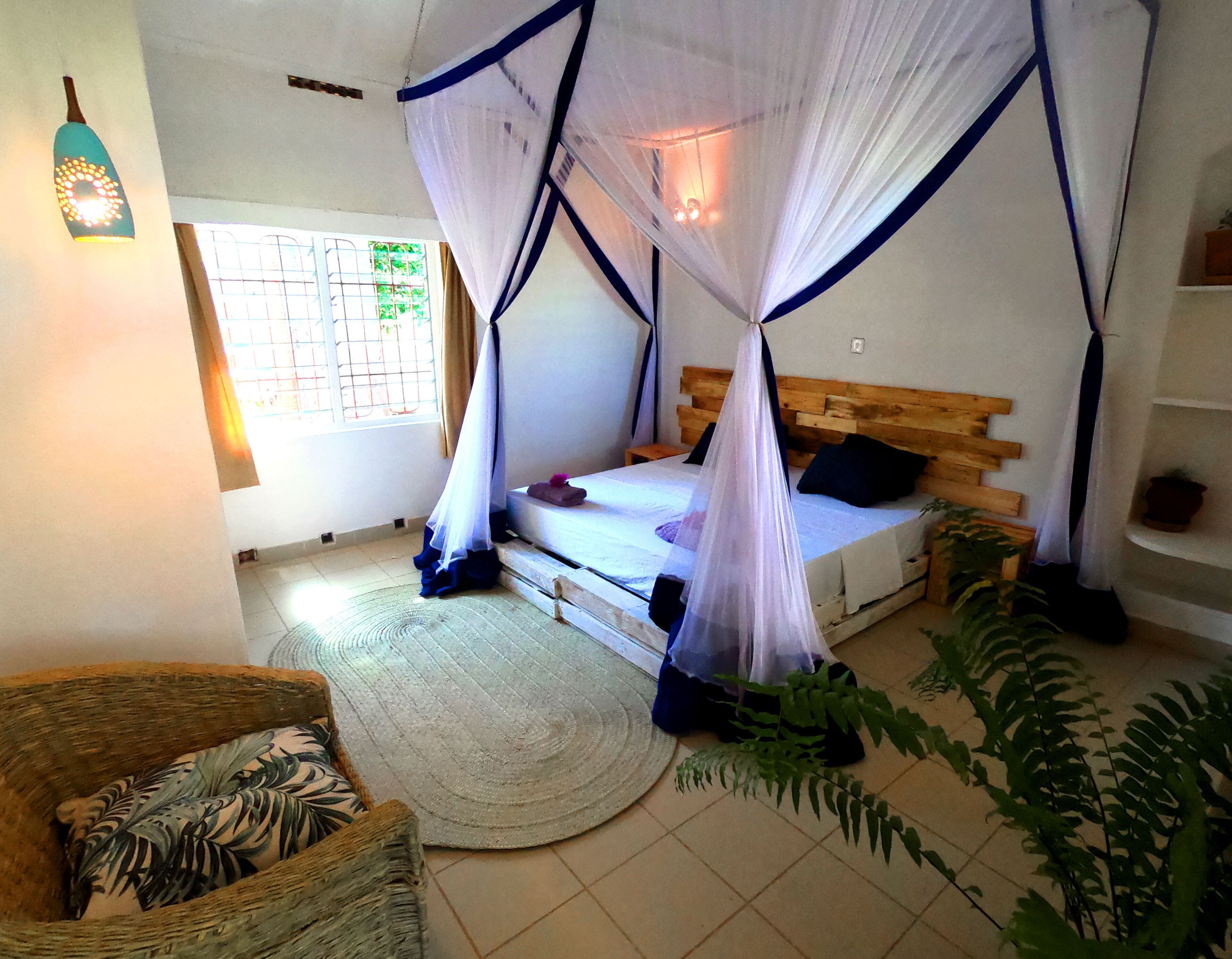 Salty's Kitesurf Village