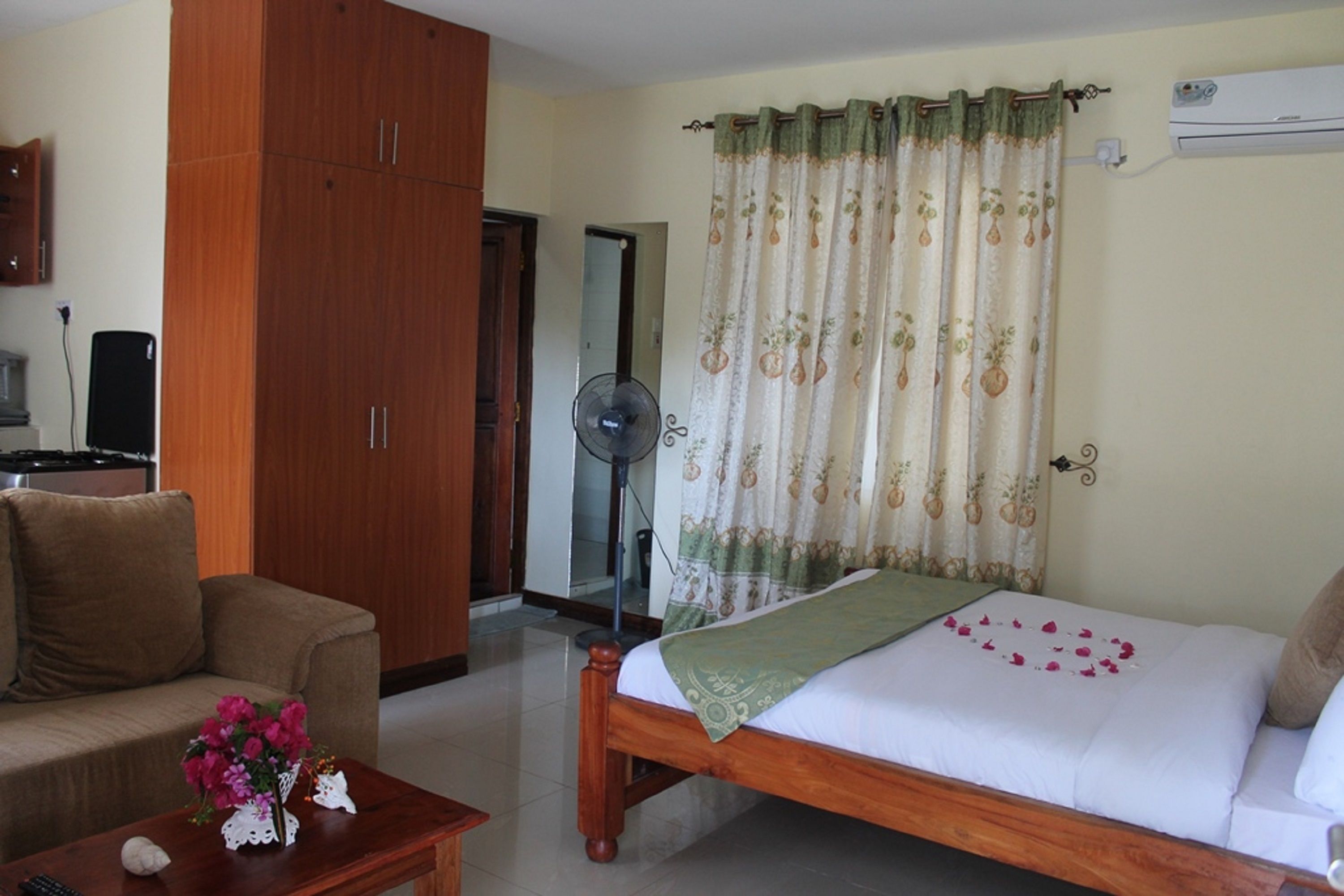Oluwa Seun Beach Cottages
