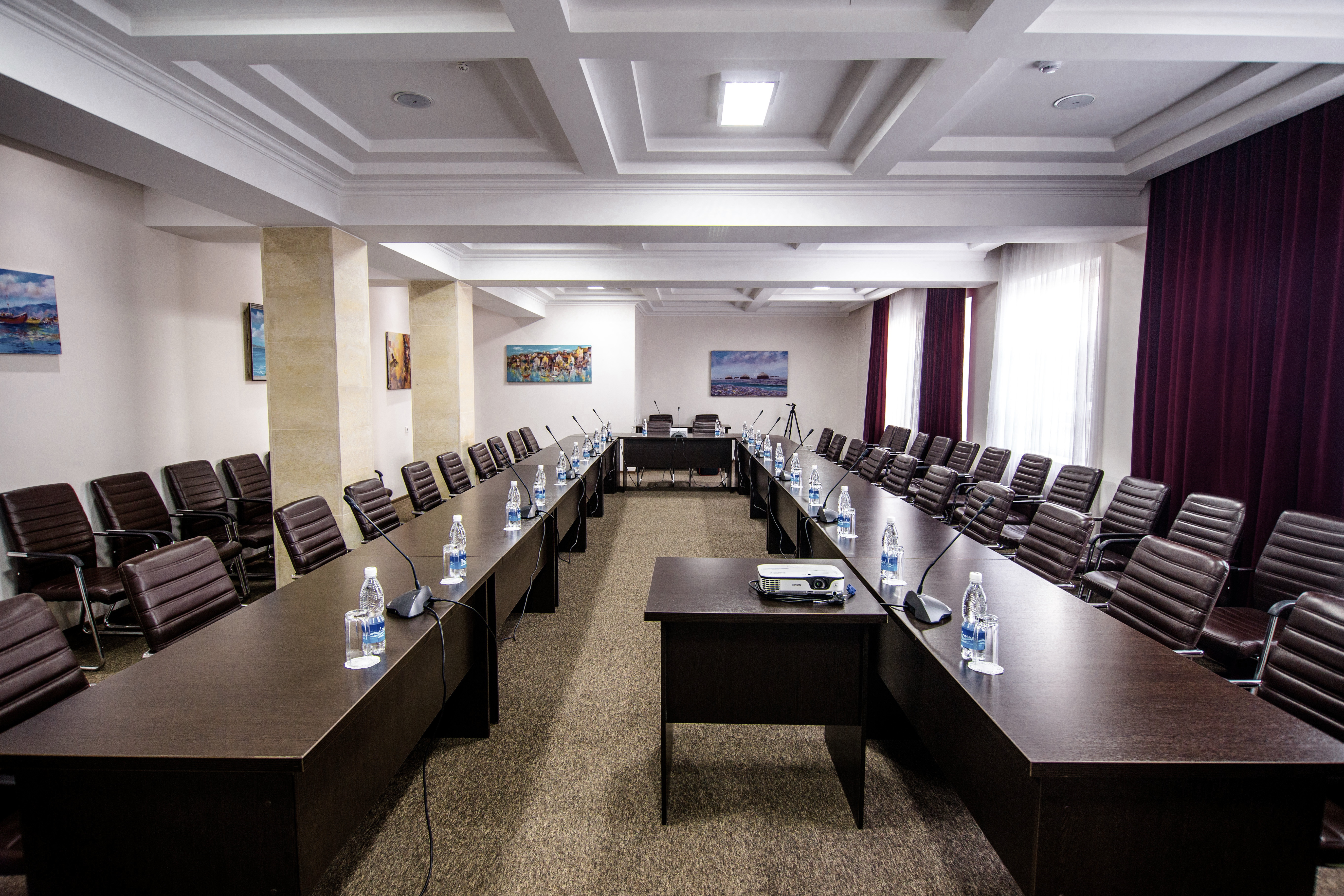 Soluxe Hotel