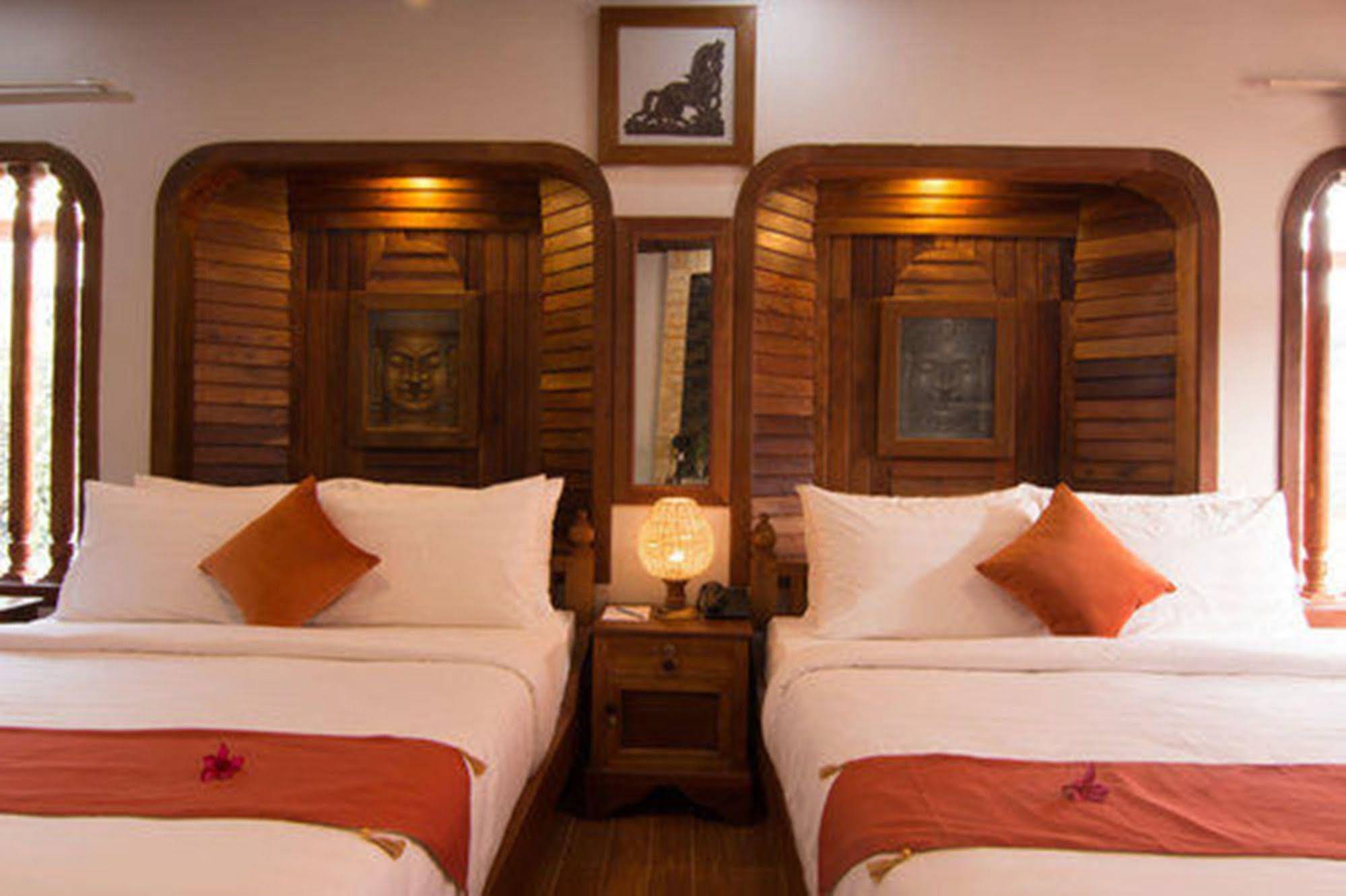 Ravorn Villa Boutique Resort & Restaurant