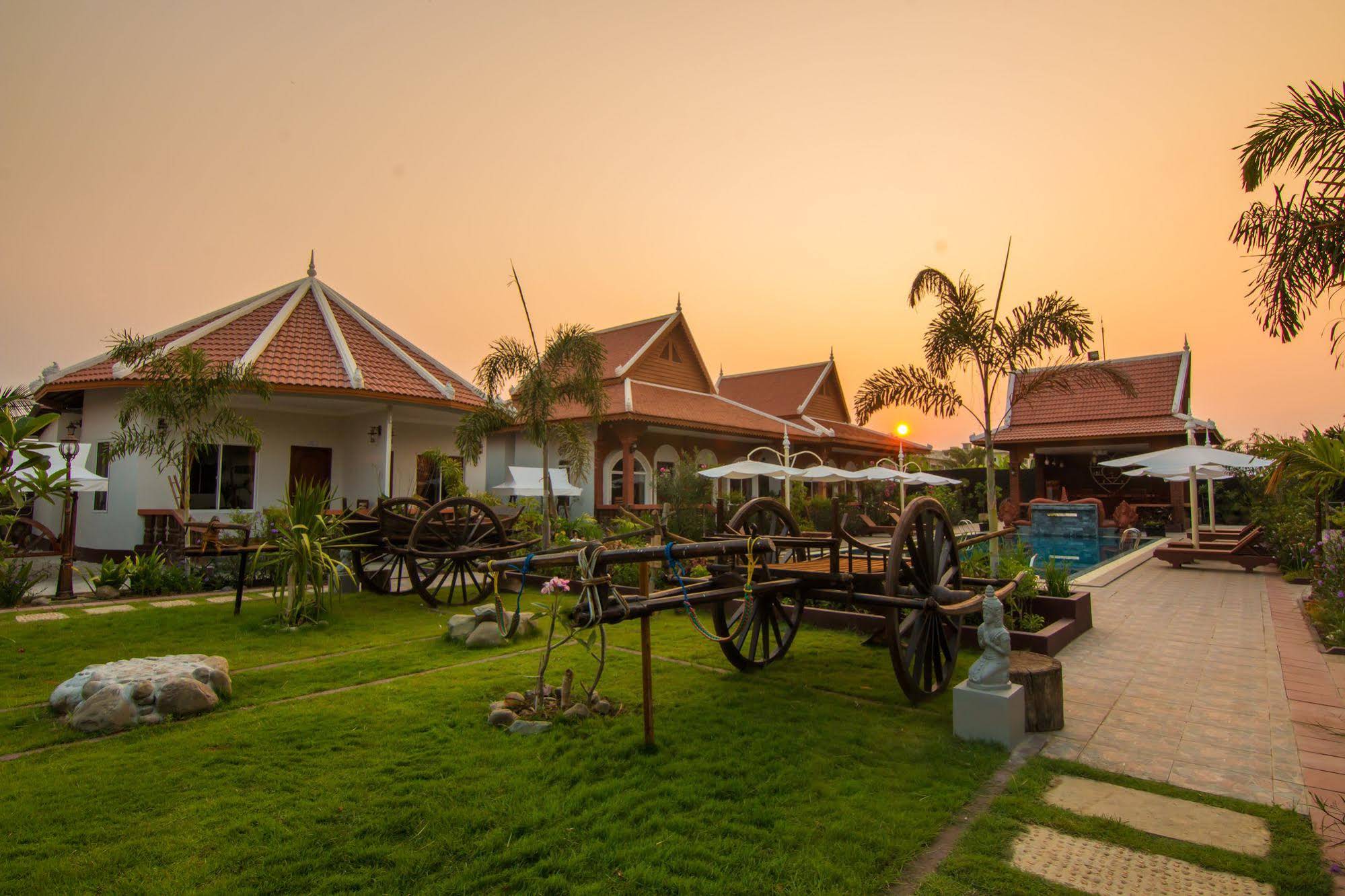 Ravorn Villa Boutique Resort & Restaurant