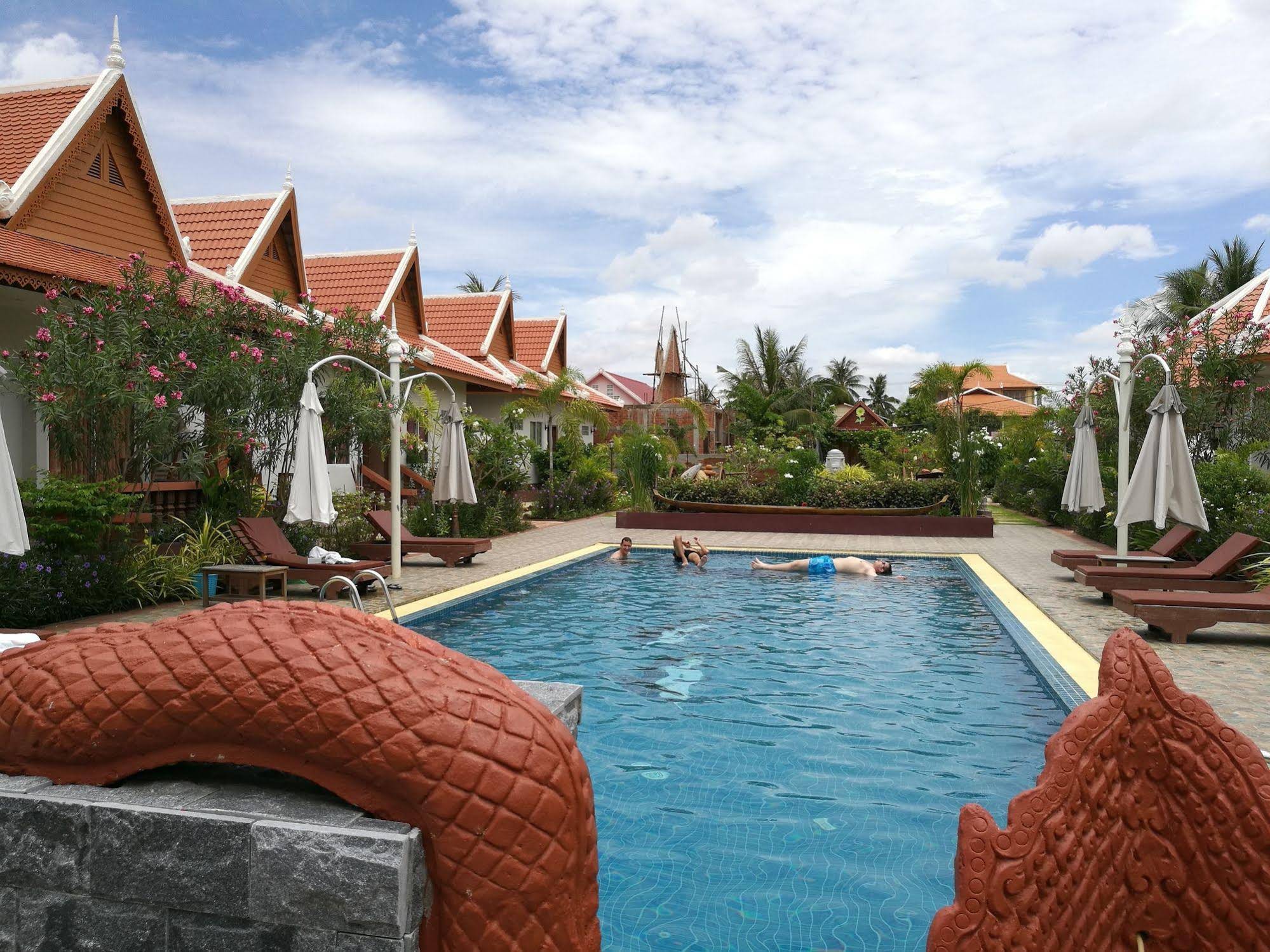 Ravorn Villa Boutique Resort & Restaurant