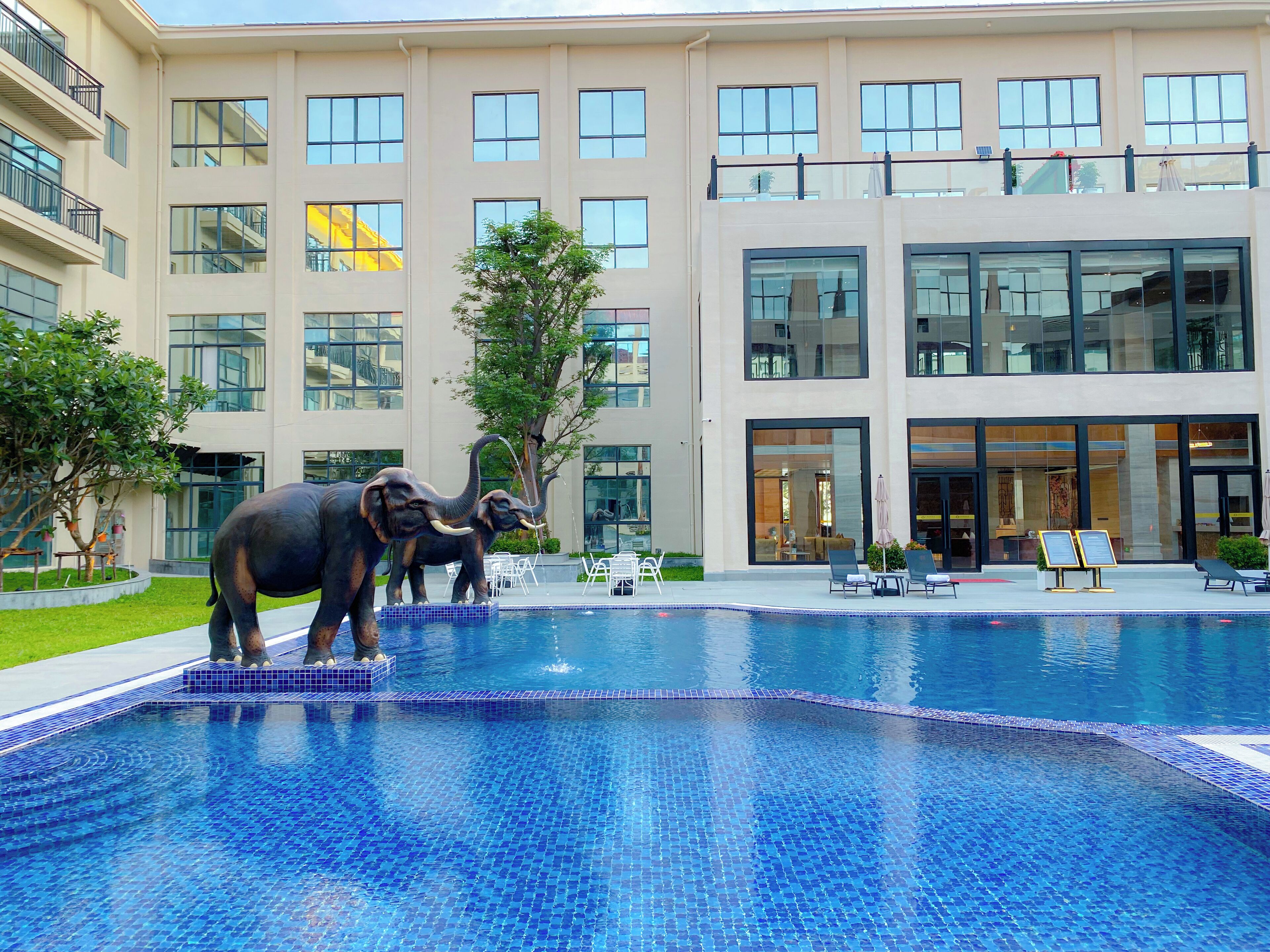 Donghu Resort Hotel