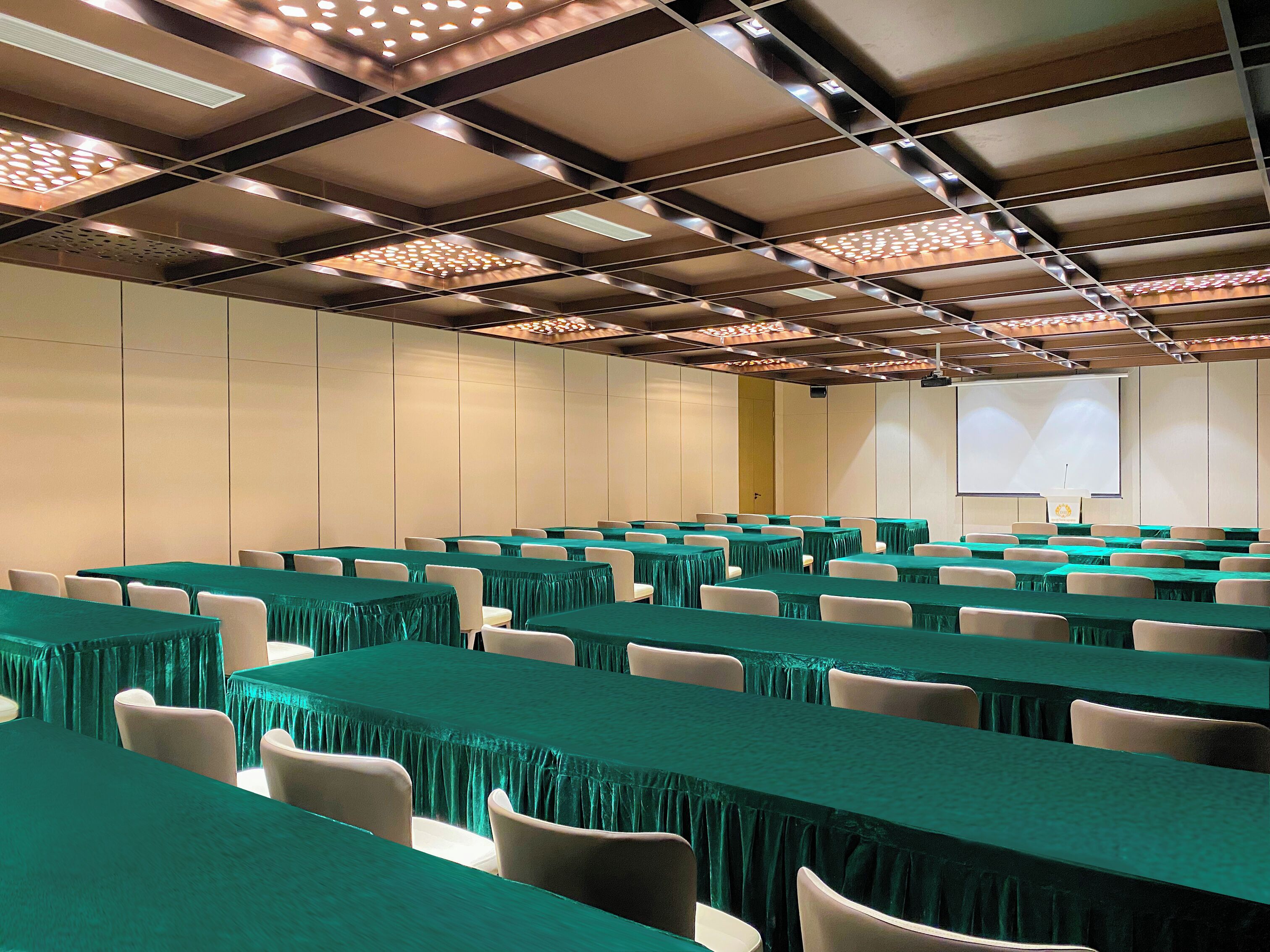 Donghu Resort Hotel