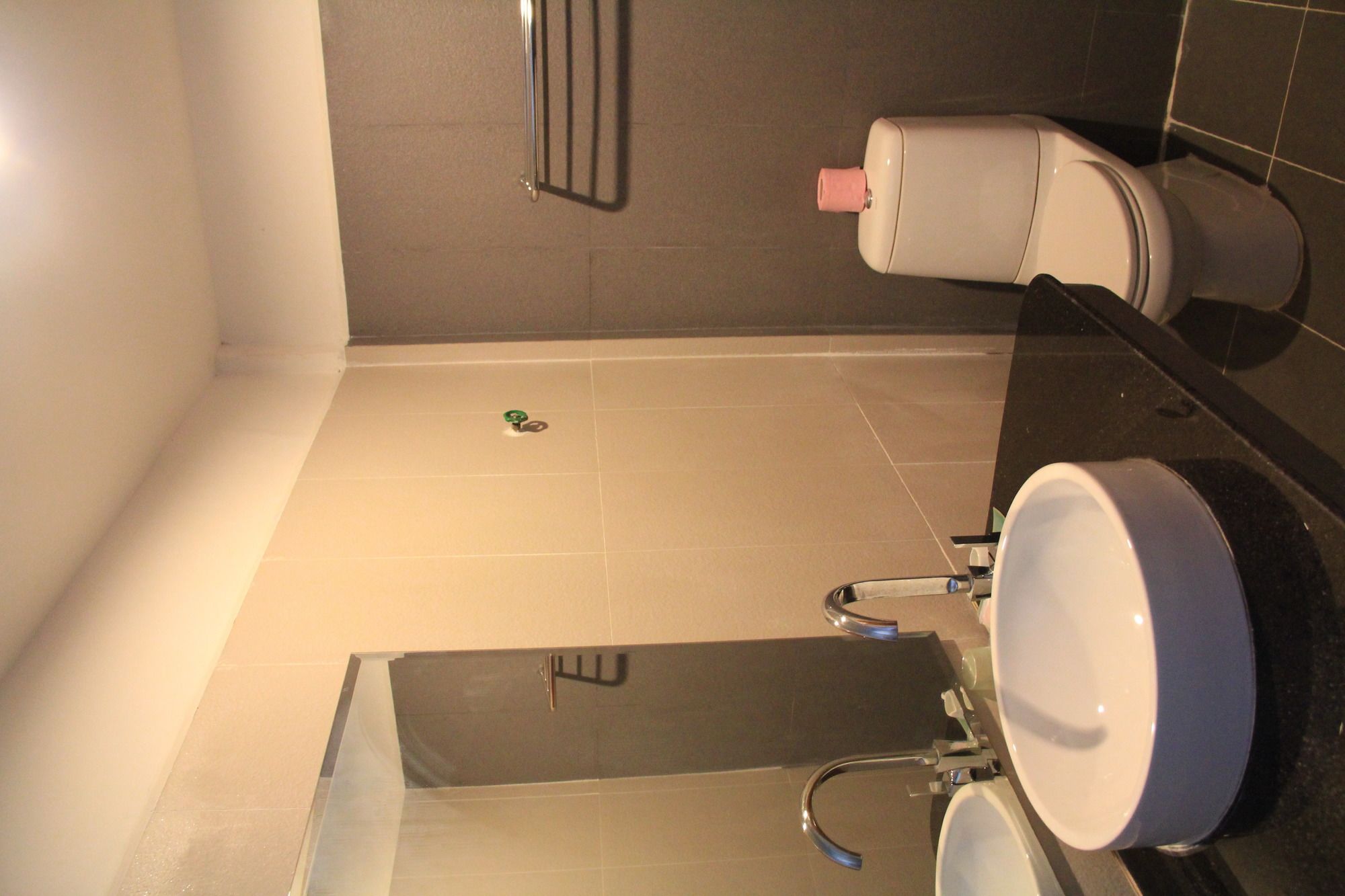 Grand Sihanouk Ville Hotel