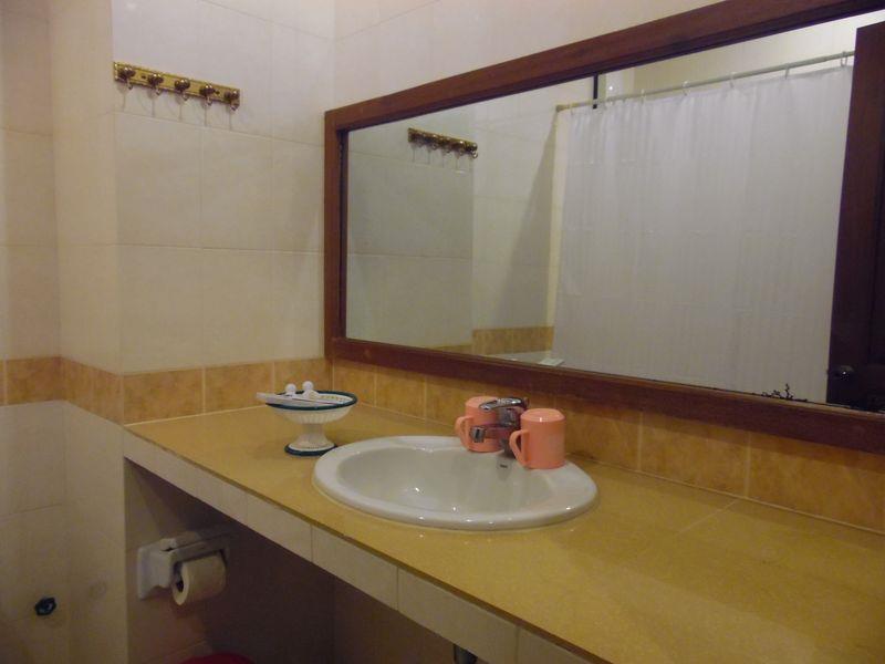 Kampongsom City Hotel & Casino
