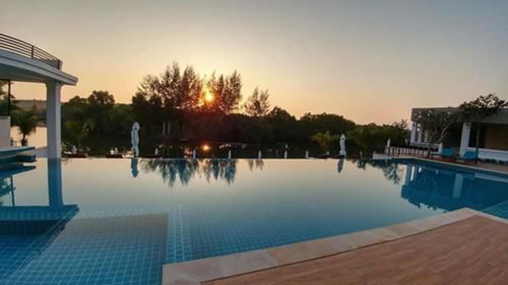 Mangrove River Resort