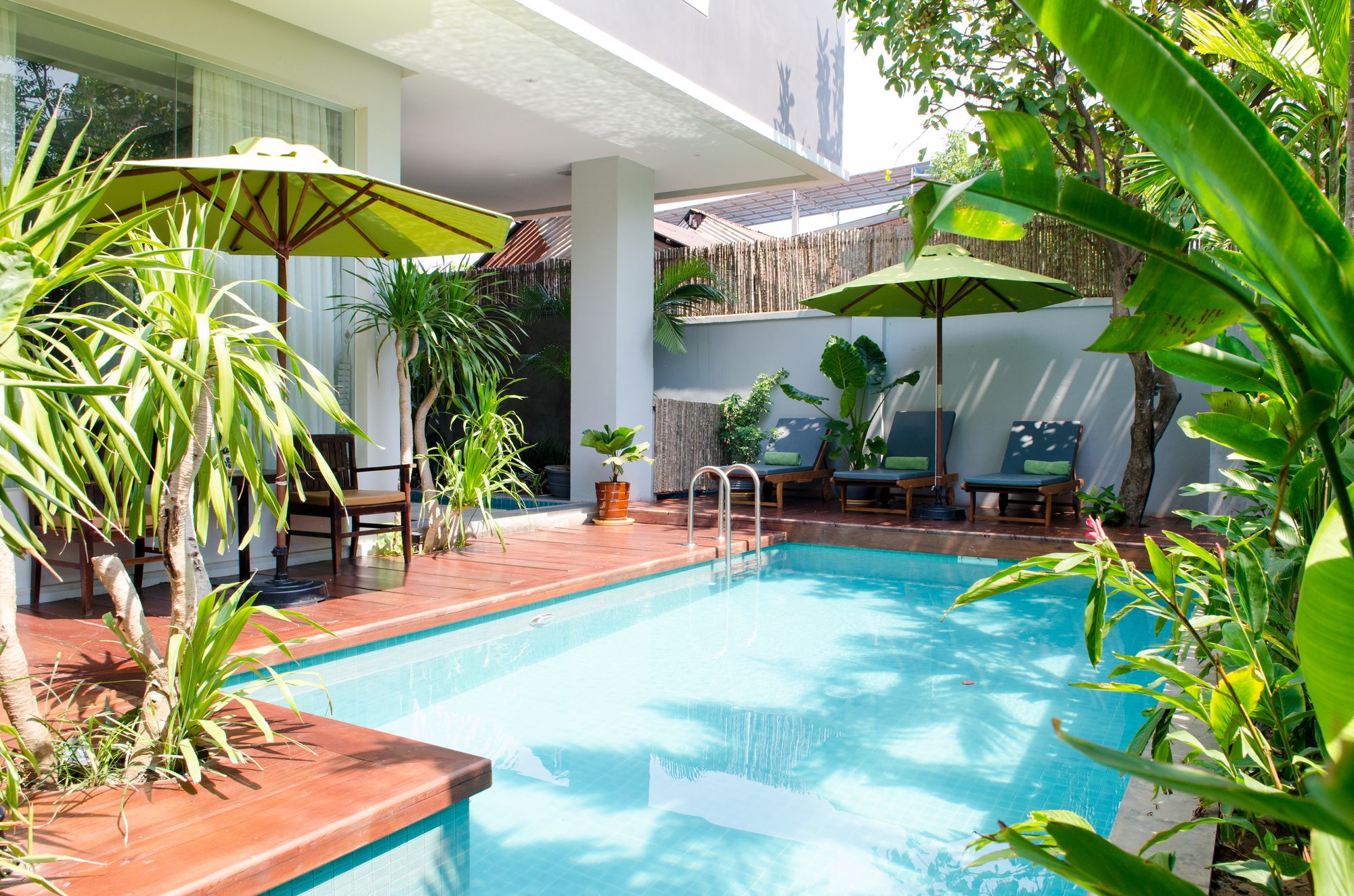 Hotel Five. S