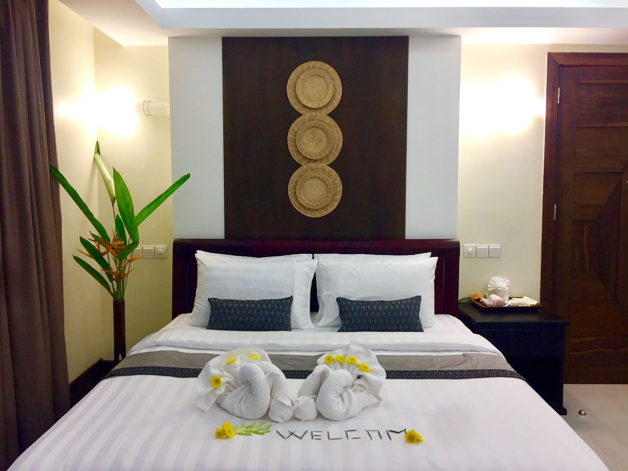 Hotel Five. S