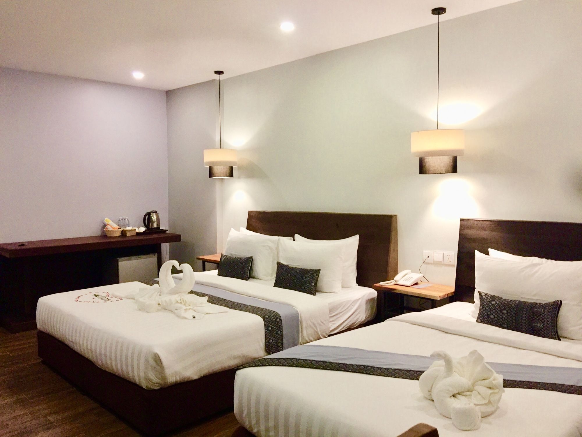 Hotel Five. S