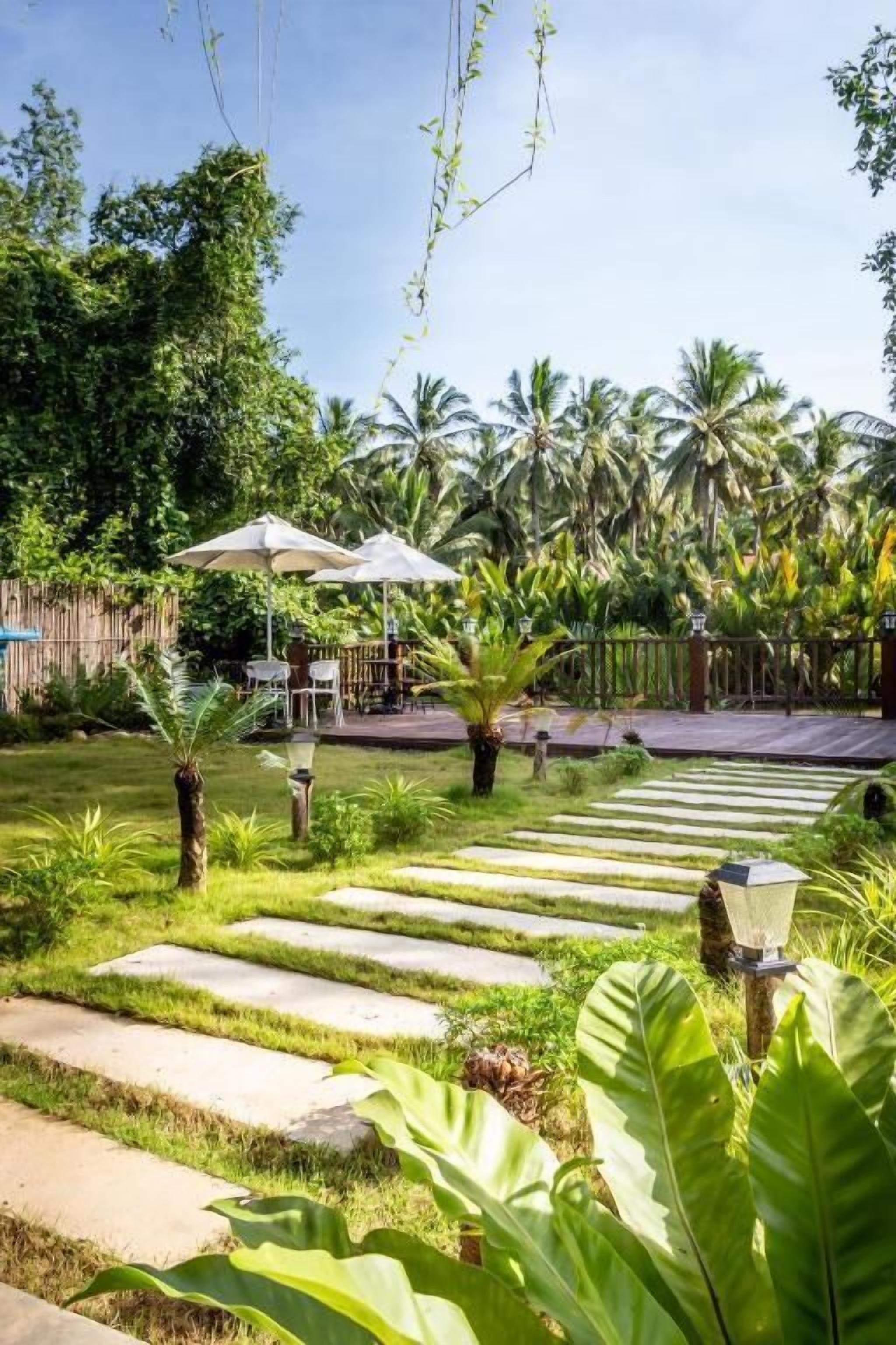 Kampot Tropical Village