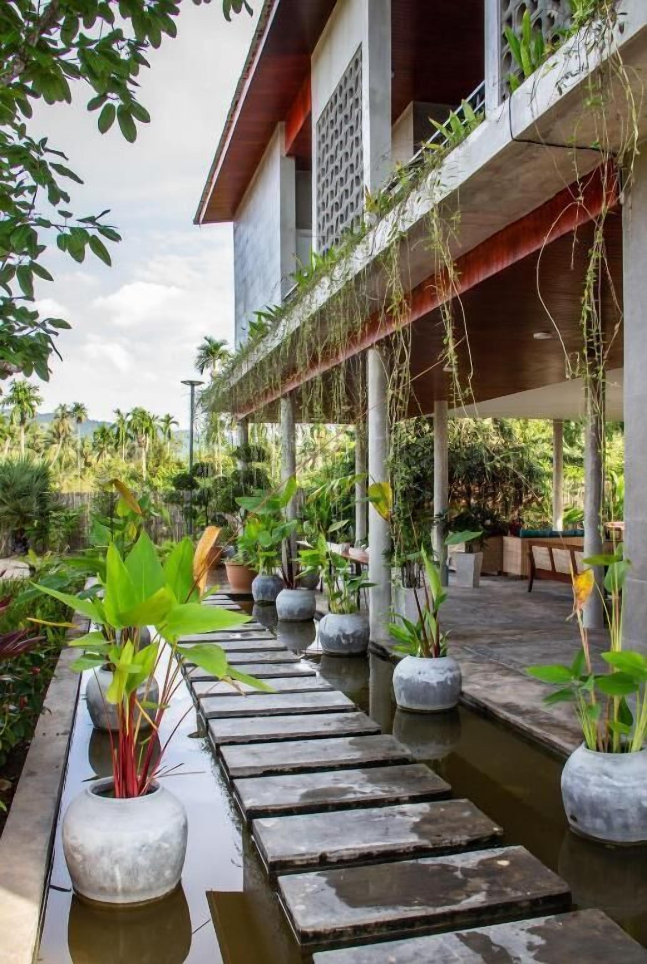 Kampot Tropical Village