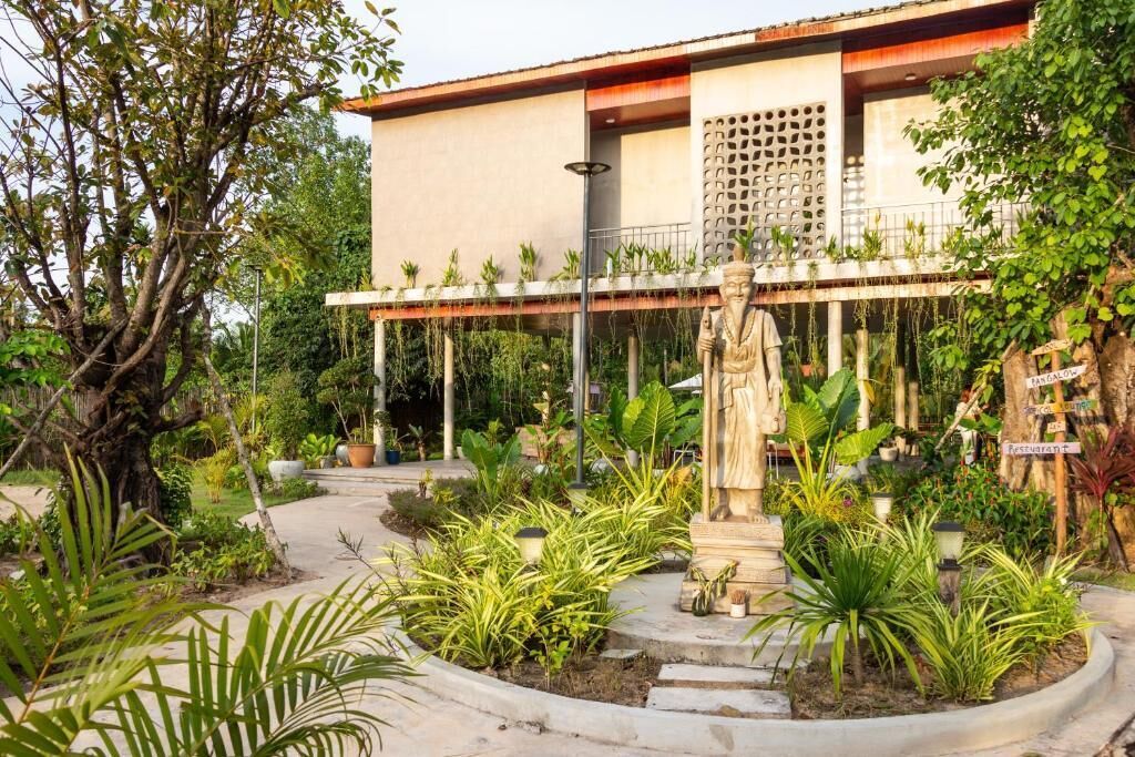 Kampot Tropical Village