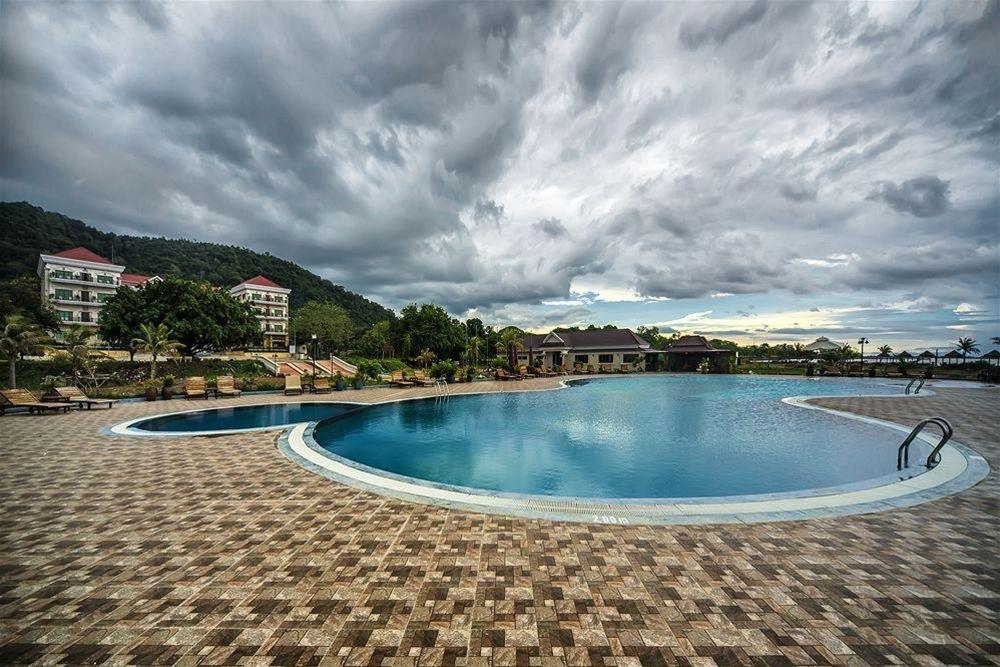 Rock Royal Hotel & Resort