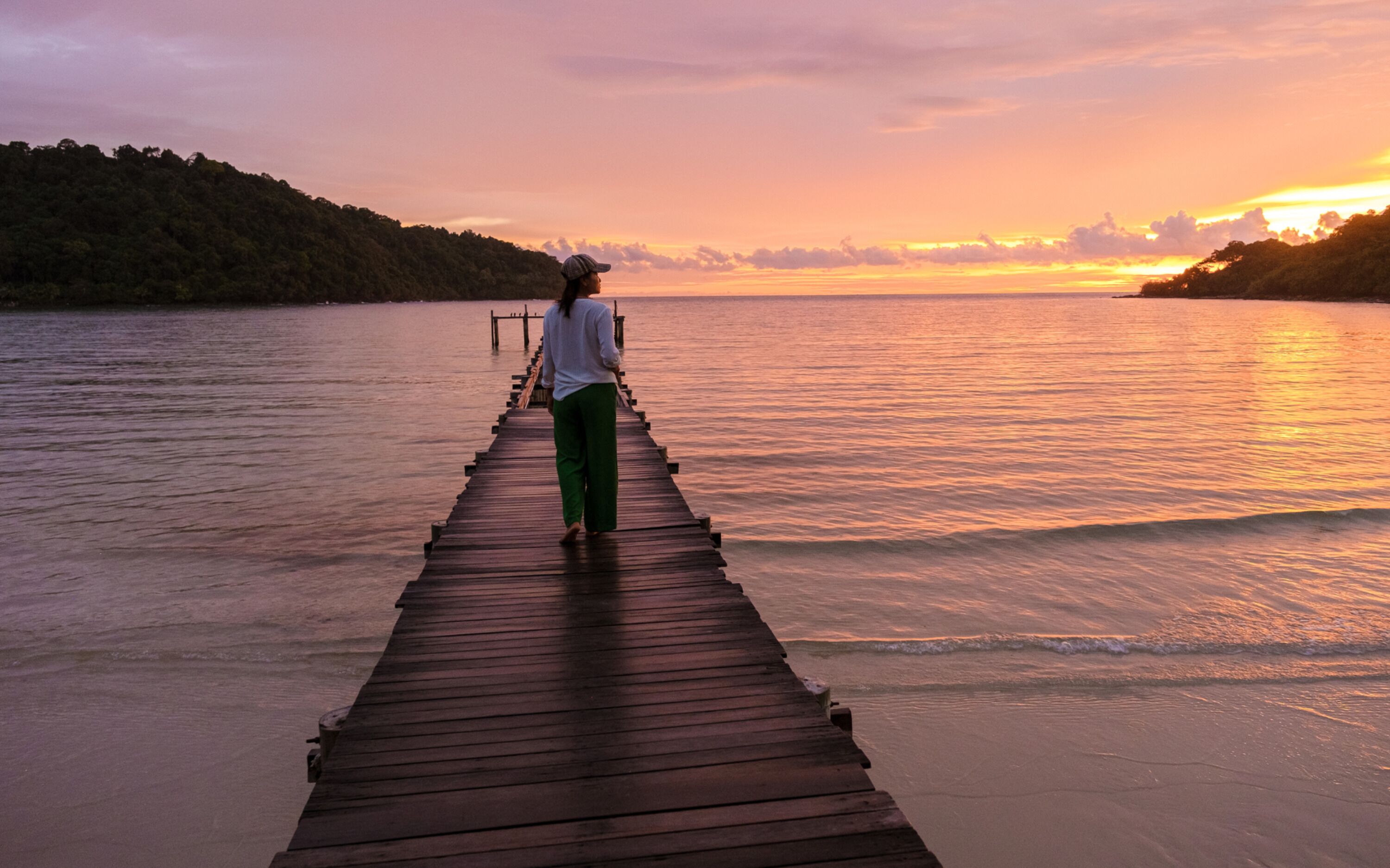 Mad Monkey Koh Rong Samloem